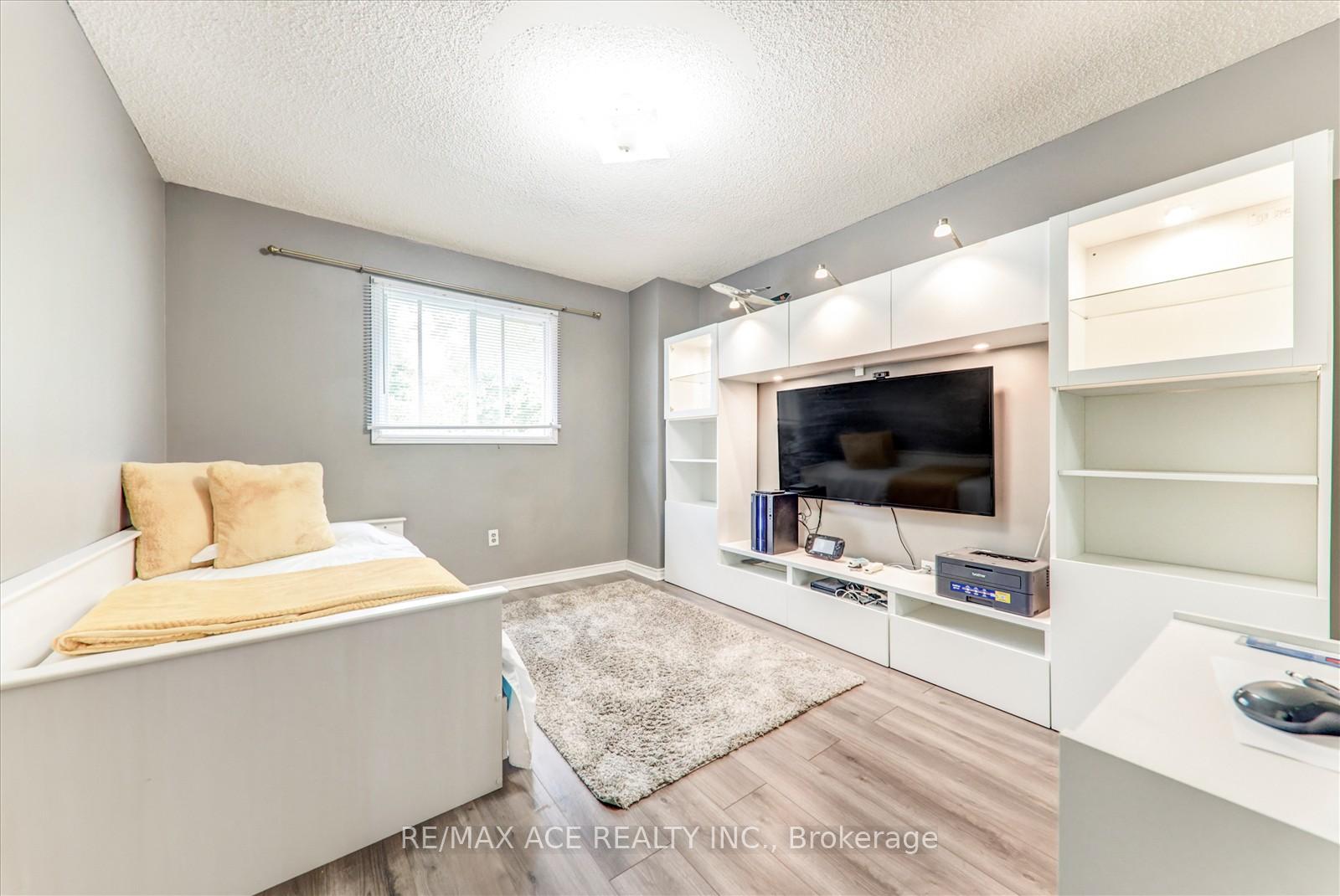 Photo 25 of 743 Aspen Road, Pickering, Amberlea — HOMEH