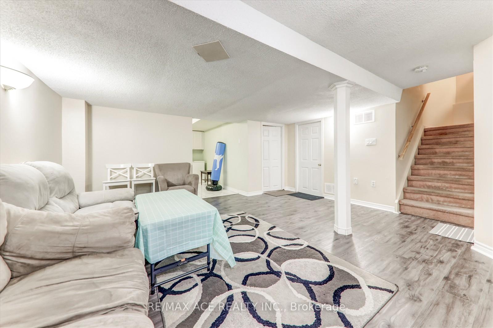Photo 26 of 743 Aspen Road, Pickering, Amberlea — HOMEH