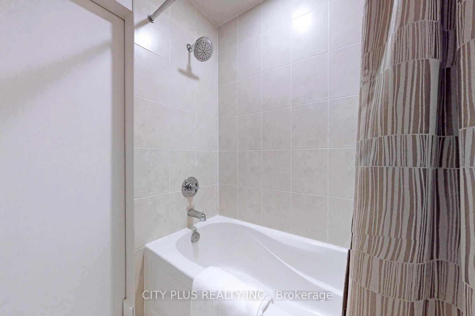 Photo 6 of Unit 427, 90 Stadium Road, Toronto, Niagara — HOMEH