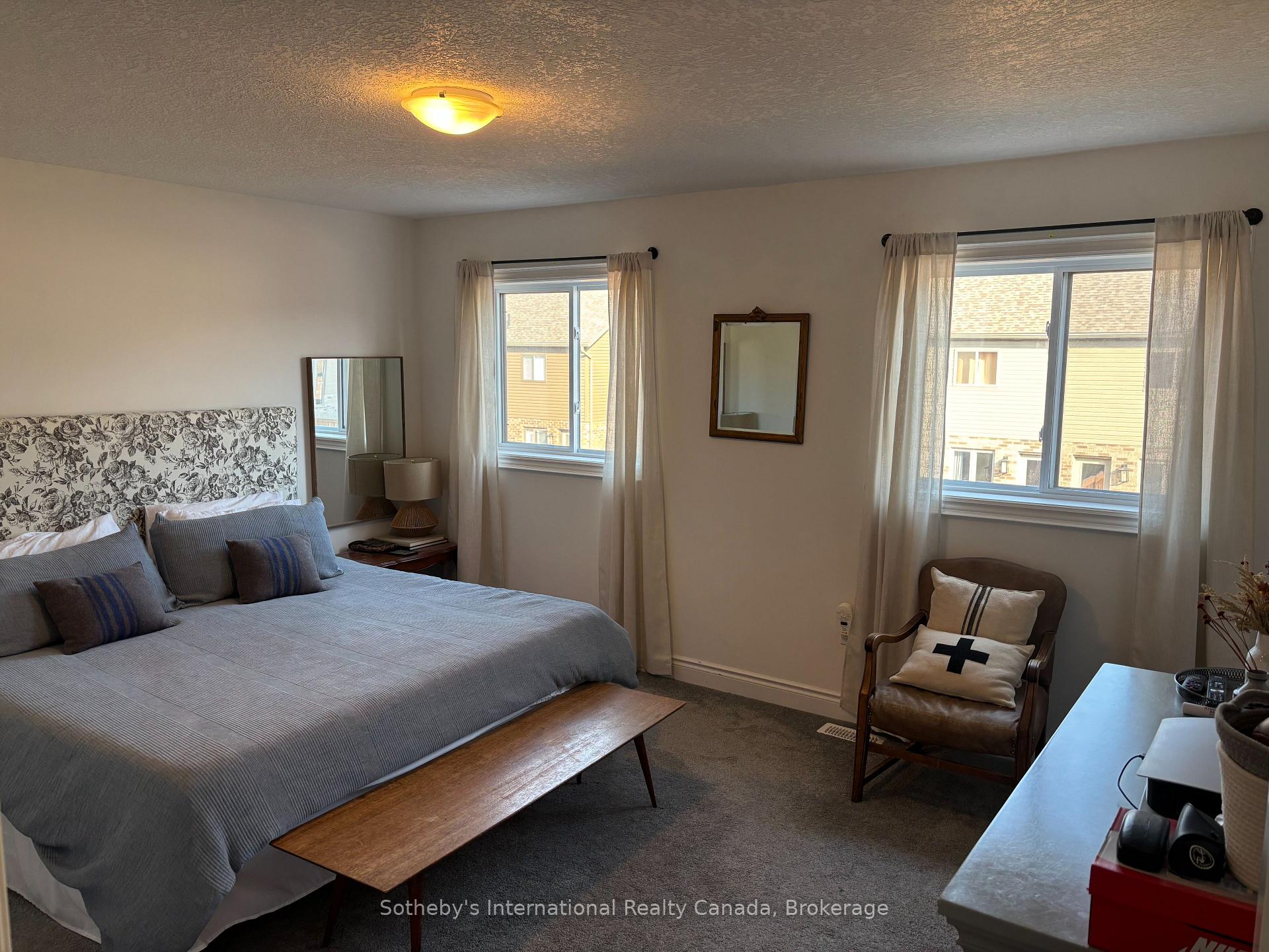 Photo 15 of 24 Plewes Drive, Collingwood — HOMEH