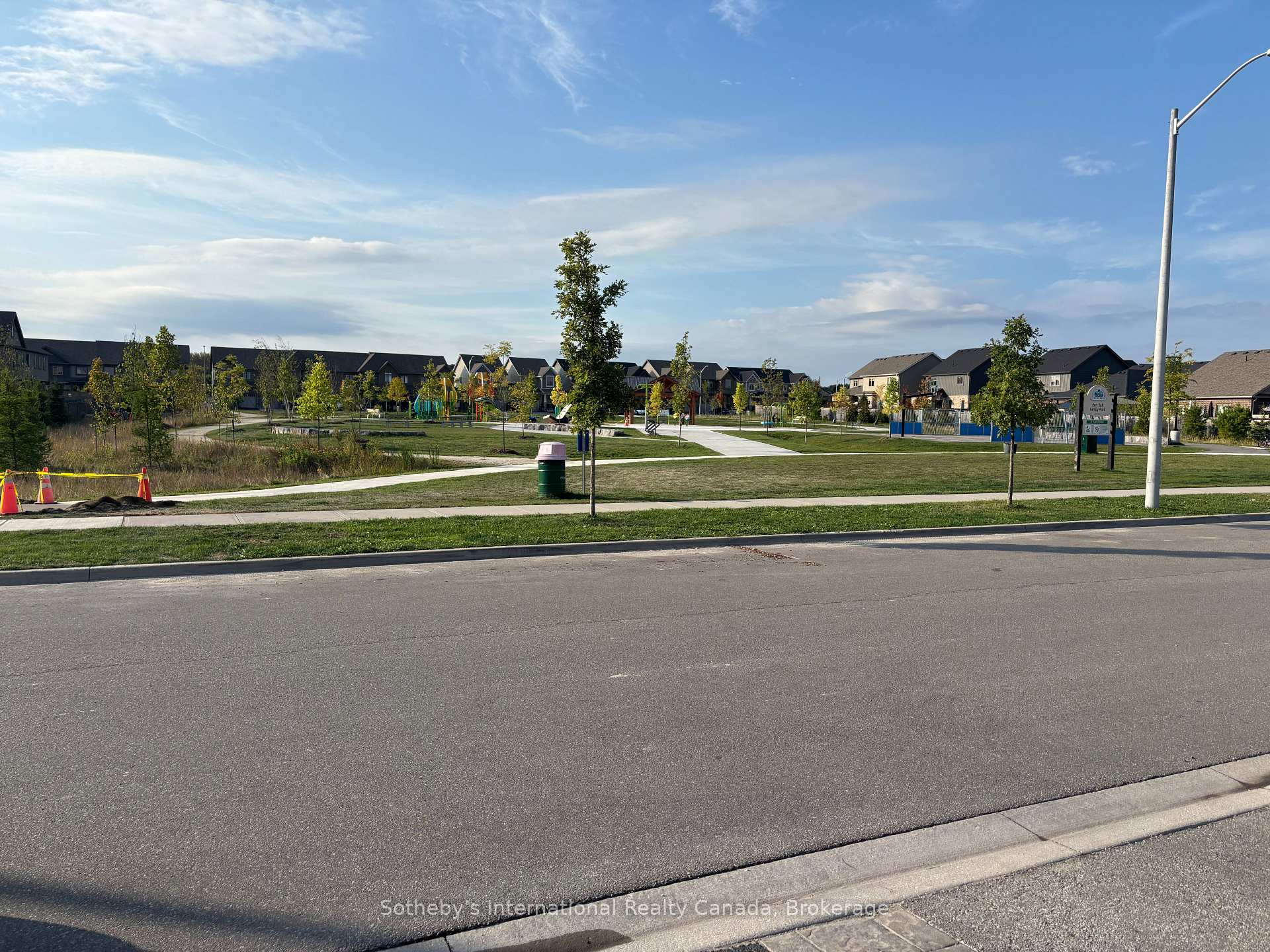 Photo 14 of 24 Plewes Drive, Collingwood — HOMEH