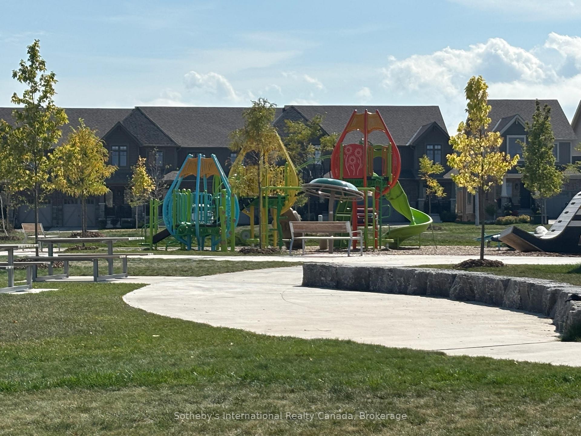 Photo 17 of 24 Plewes Drive, Collingwood — HOMEH