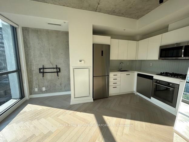 Photo 9 of Unit 925, 39 Brant Street, Toronto, Waterfront Communities — HOMEH