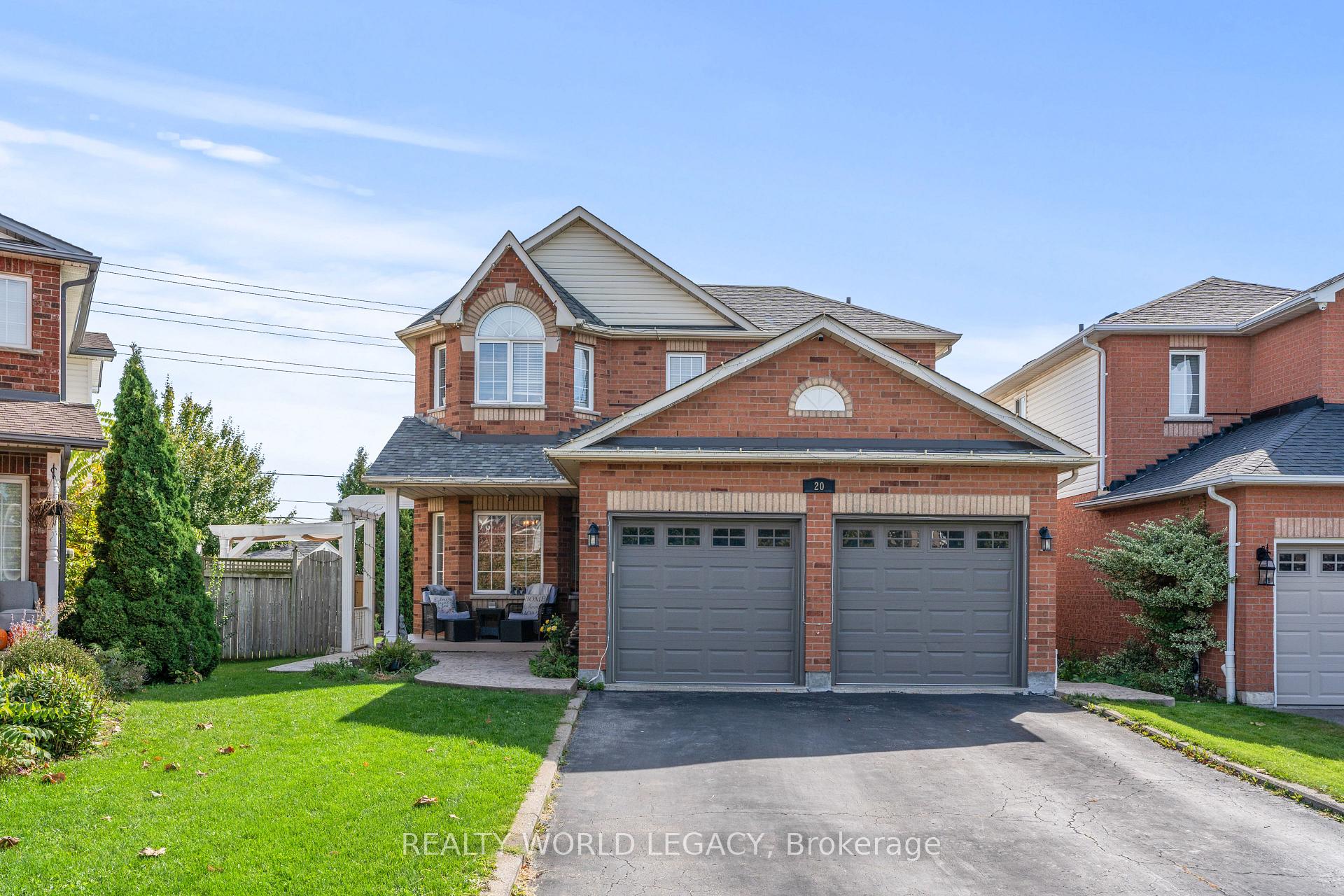 Photo 3 of 20 Pentland Road, Hamilton, Waterdown — HOMEH