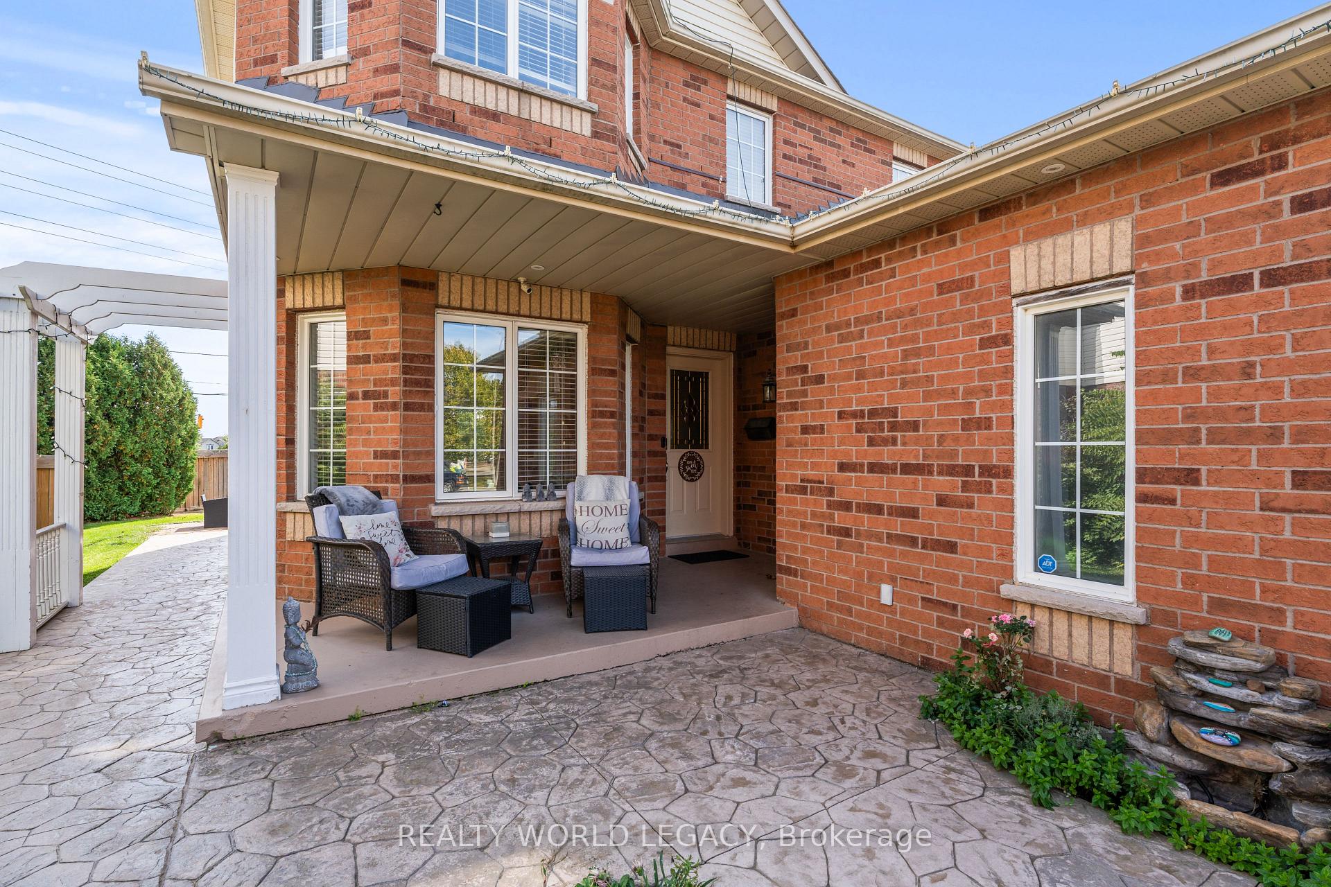 Photo 2 of 20 Pentland Road, Hamilton, Waterdown — HOMEH