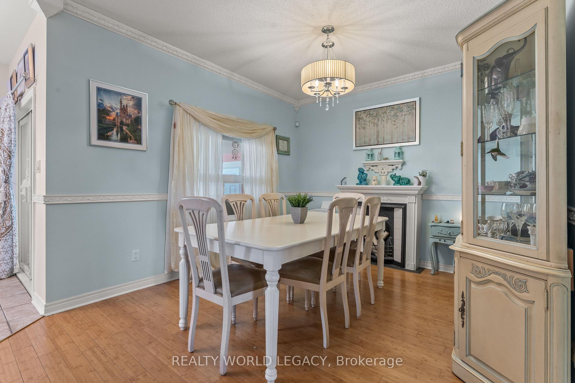 Photo 22 of 20 Pentland Road, Hamilton, Waterdown — HOMEH
