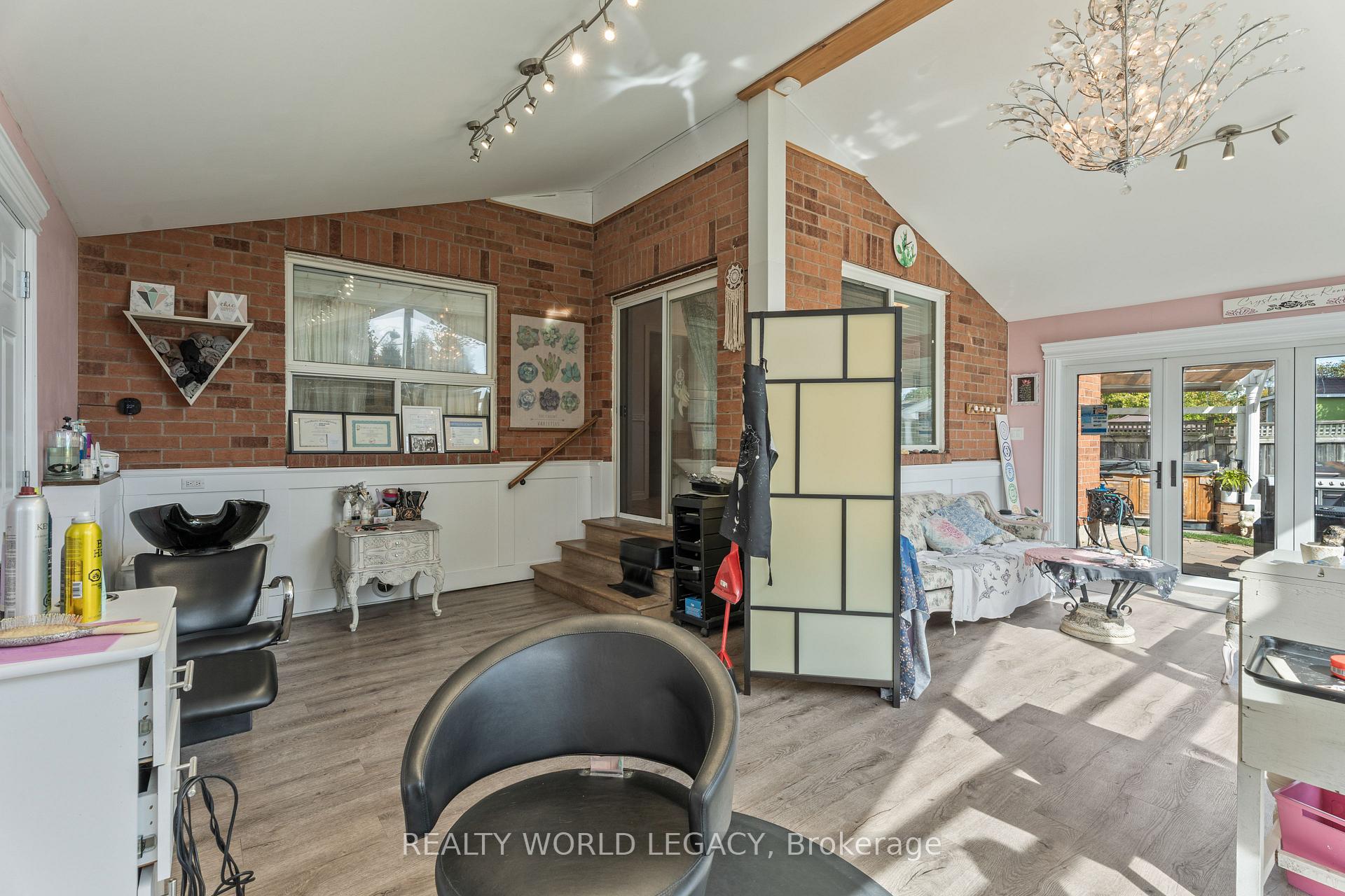 Photo 24 of 20 Pentland Road, Hamilton, Waterdown — HOMEH