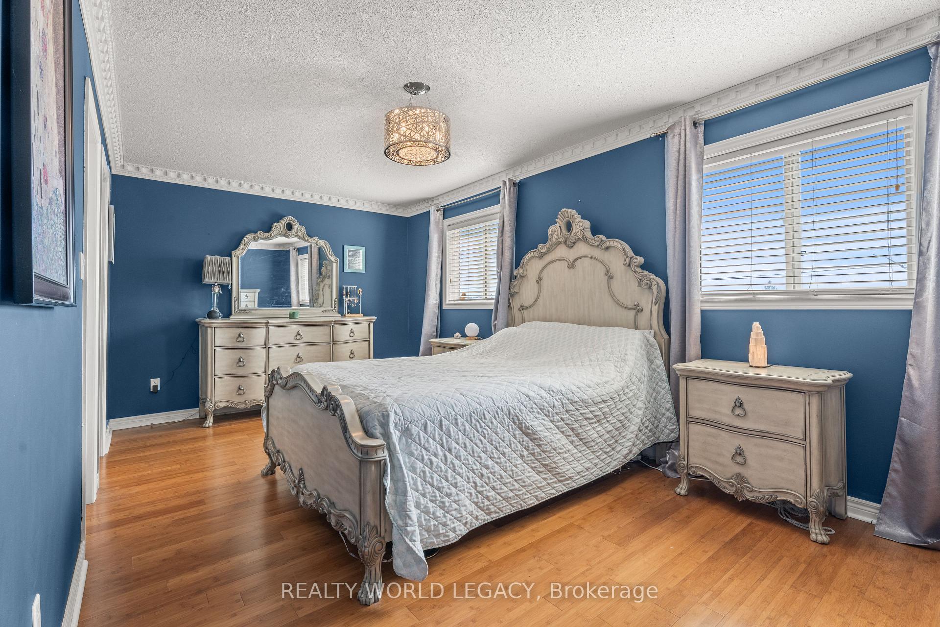 Photo 8 of 20 Pentland Road, Hamilton, Waterdown — HOMEH