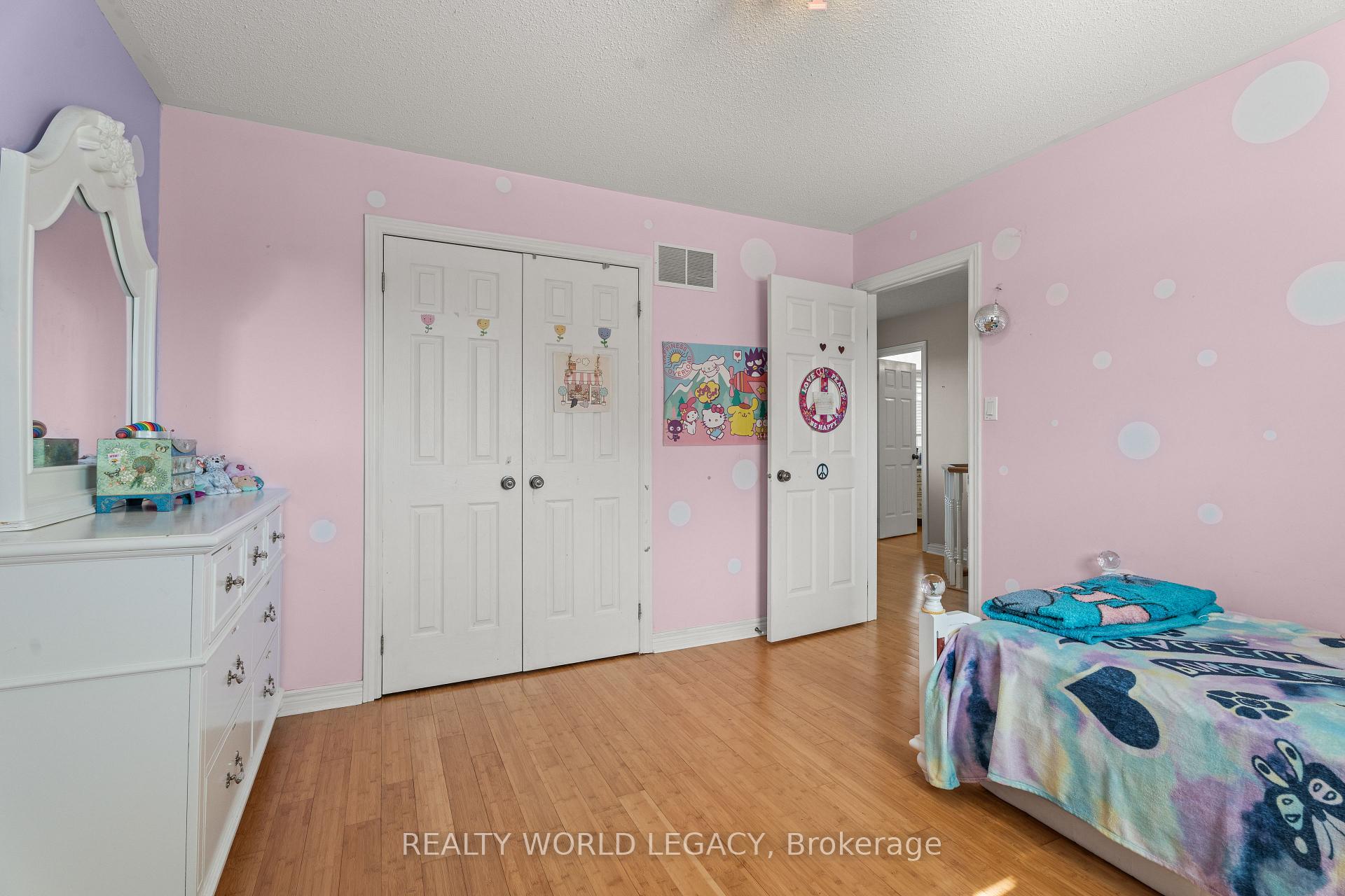 Photo 11 of 20 Pentland Road, Hamilton, Waterdown — HOMEH