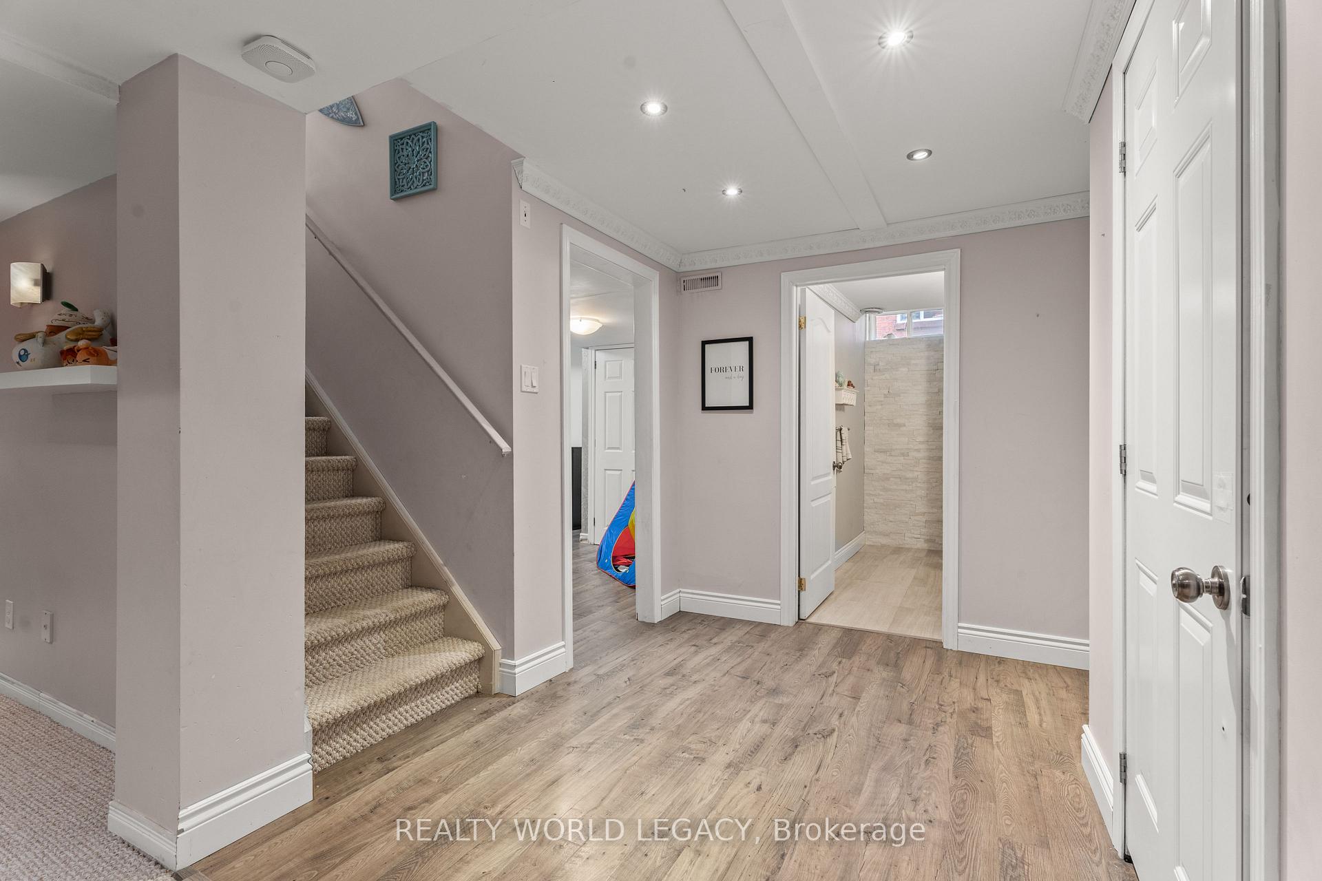 Photo 14 of 20 Pentland Road, Hamilton, Waterdown — HOMEH