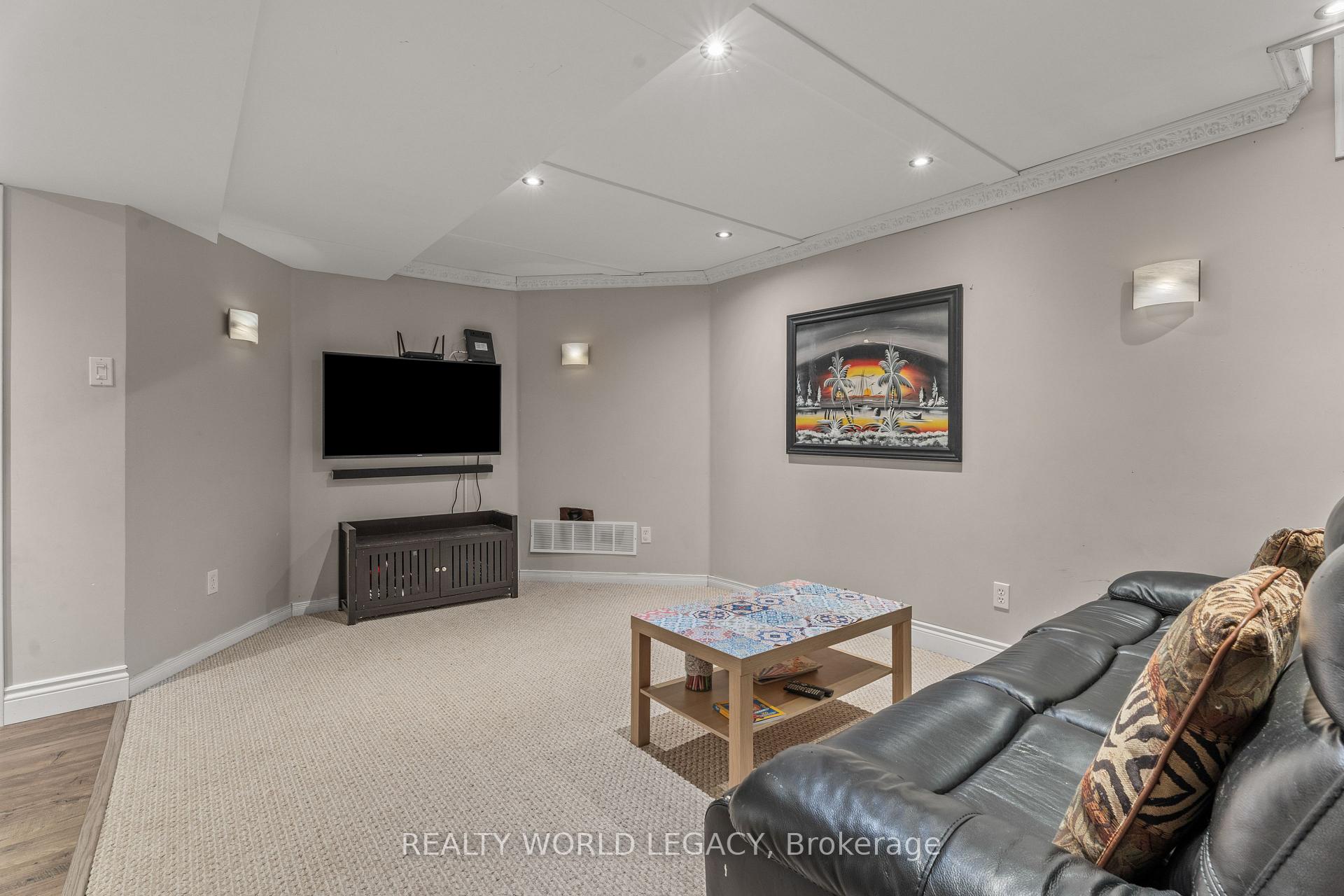 Photo 39 of 20 Pentland Road, Hamilton, Waterdown — HOMEH