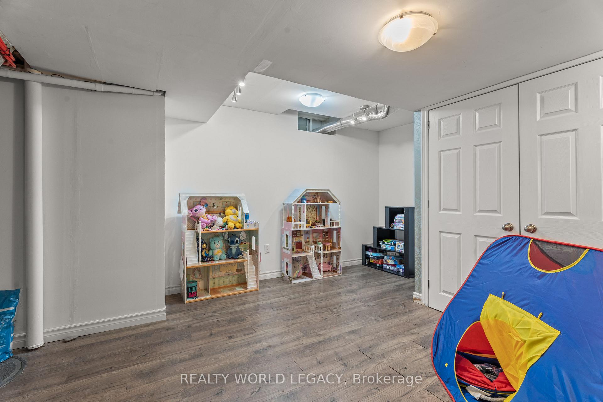 Photo 32 of 20 Pentland Road, Hamilton, Waterdown — HOMEH