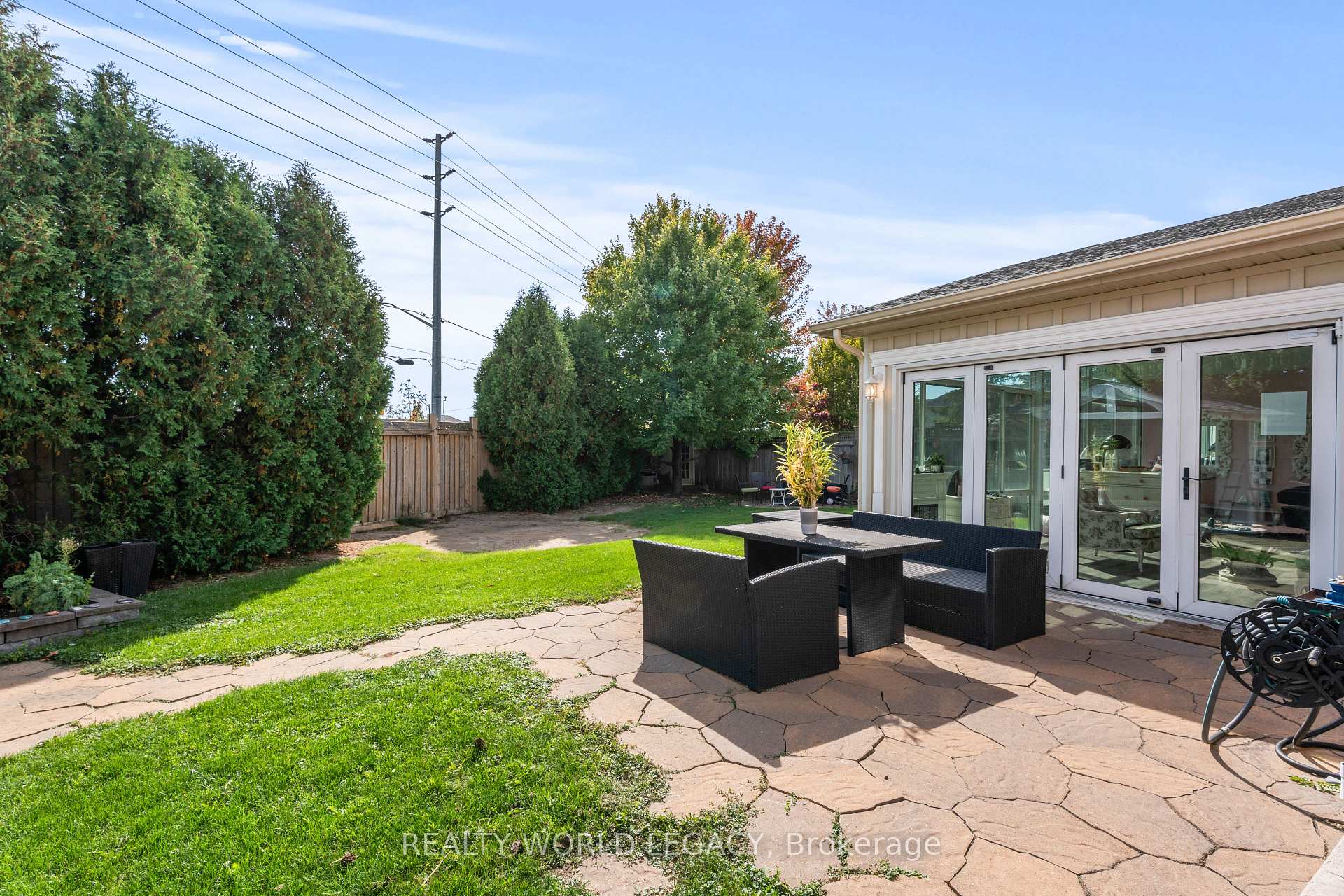 Photo 38 of 20 Pentland Road, Hamilton, Waterdown — HOMEH