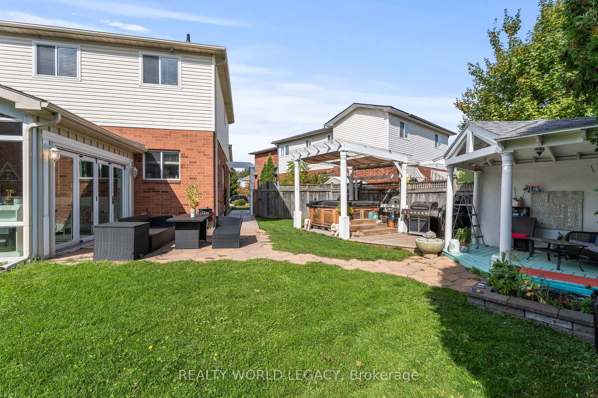 Photo 33 of 20 Pentland Road, Hamilton, Waterdown — HOMEH