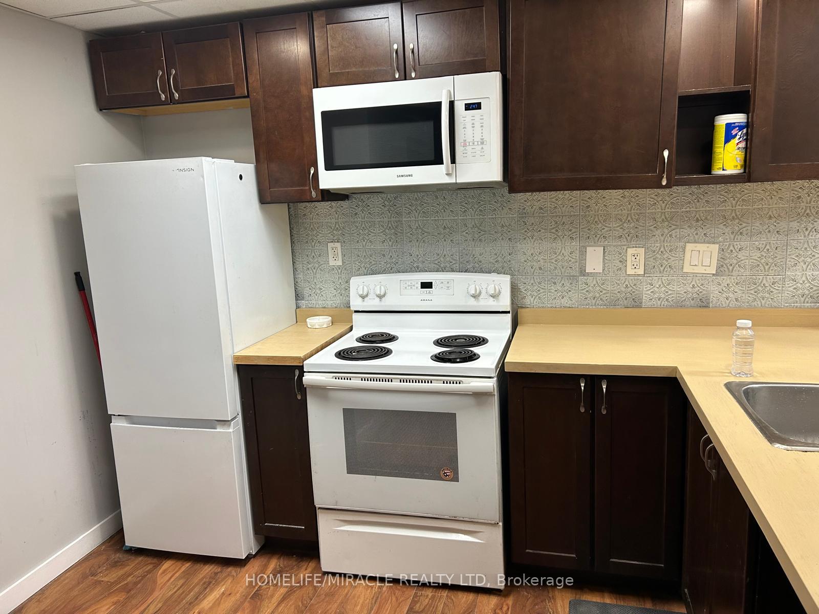 Photo 6 of Unit 4, 594 Barton Street E, Hamilton, Gibson — HOMEH