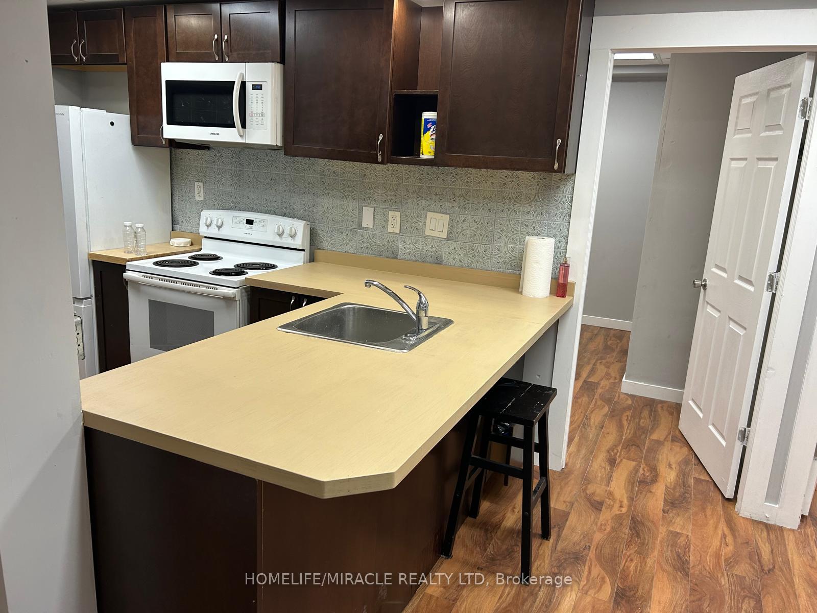 Photo 11 of Unit 4, 594 Barton Street E, Hamilton, Gibson — HOMEH