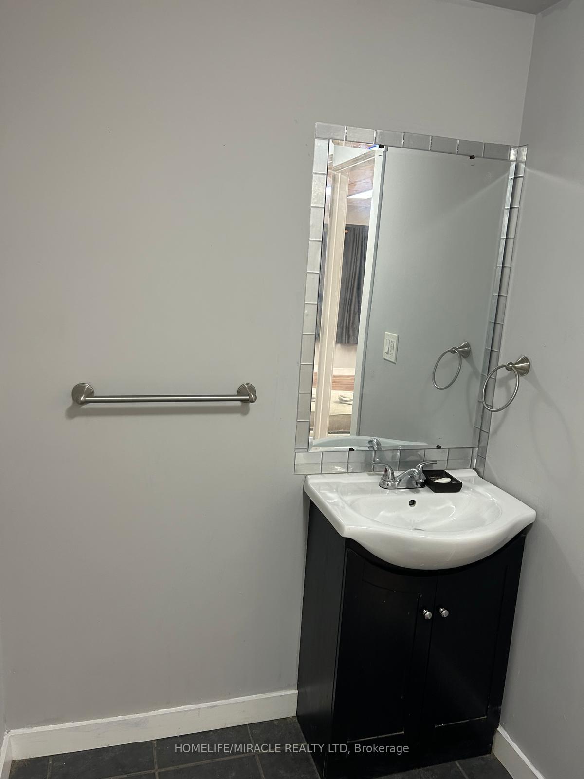 Photo 9 of Unit 4, 594 Barton Street E, Hamilton, Gibson — HOMEH