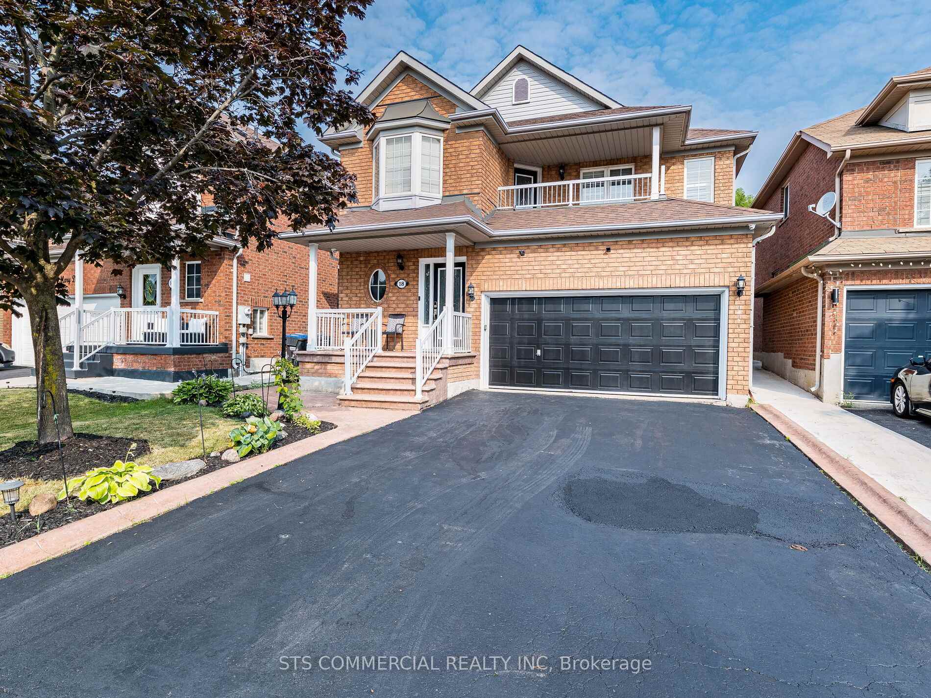 Photo 1 of 18 Queen Mary Drive, Brampton, Fletcher's Meadow — HOMEH
