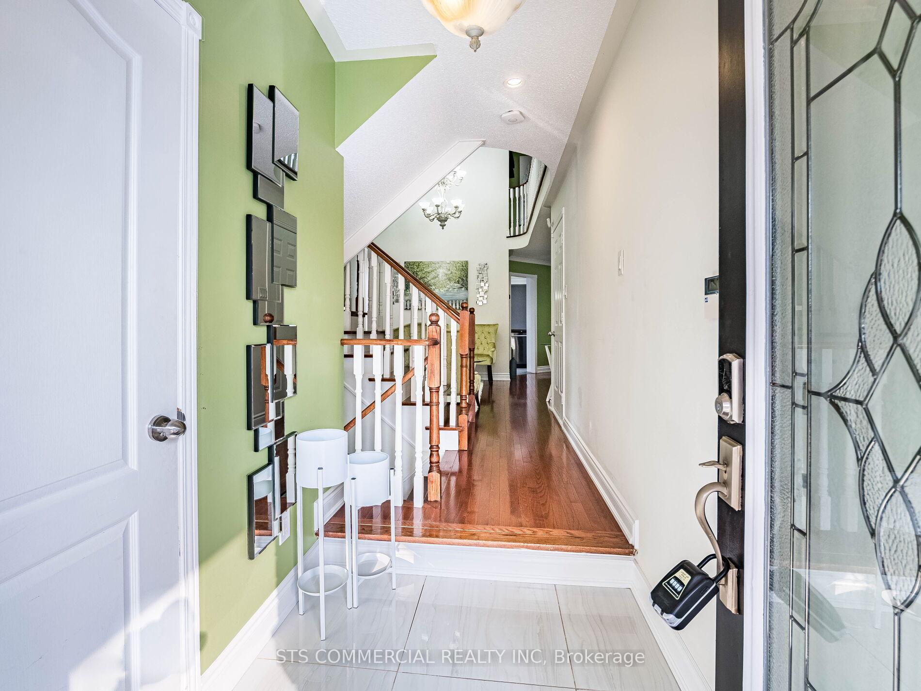 Photo 48 of 18 Queen Mary Drive, Brampton, Fletcher's Meadow — HOMEH