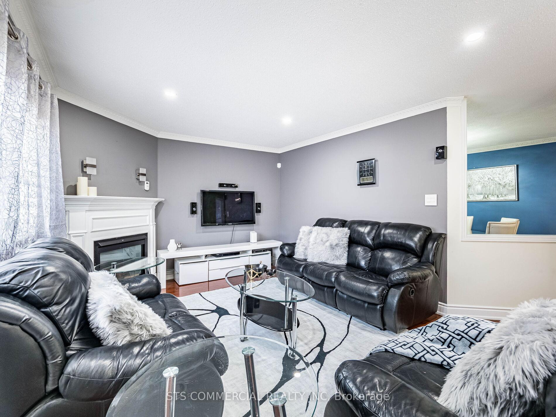 Photo 10 of 18 Queen Mary Drive, Brampton, Fletcher's Meadow — HOMEH