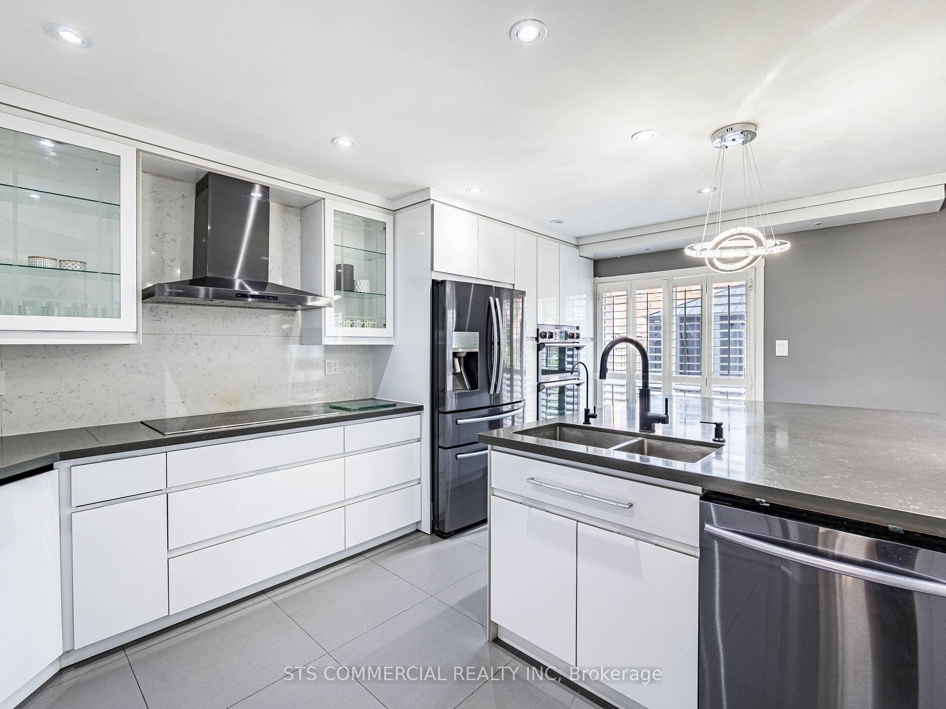 Photo 22 of 18 Queen Mary Drive, Brampton, Fletcher's Meadow — HOMEH
