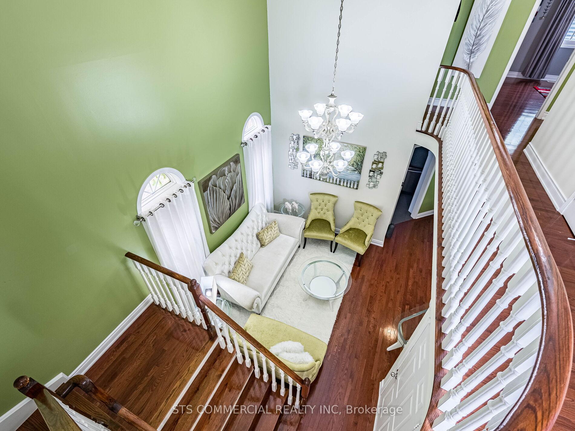 Photo 12 of 18 Queen Mary Drive, Brampton, Fletcher's Meadow — HOMEH