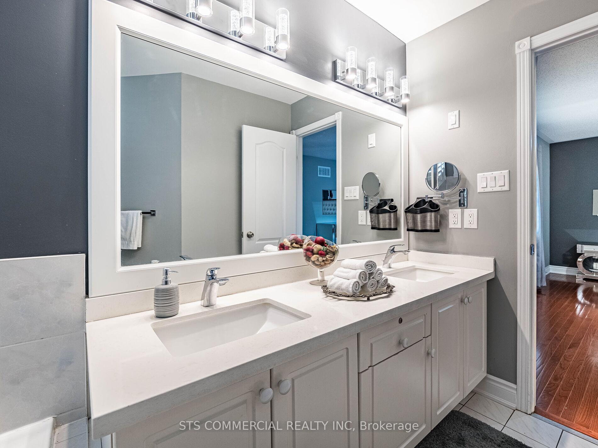 Photo 18 of 18 Queen Mary Drive, Brampton, Fletcher's Meadow — HOMEH