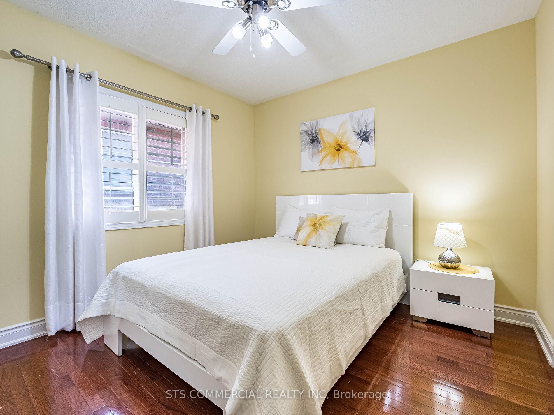 Photo 23 of 18 Queen Mary Drive, Brampton, Fletcher's Meadow — HOMEH