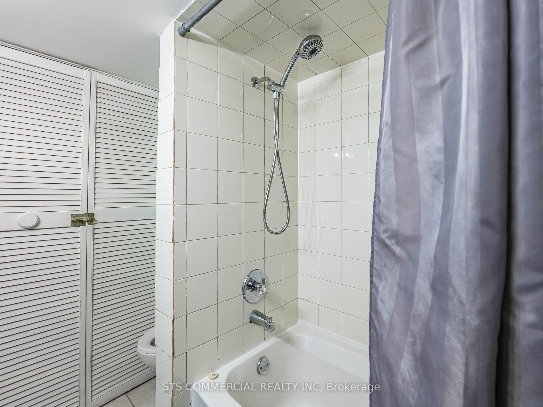 Photo 44 of 18 Queen Mary Drive, Brampton, Fletcher's Meadow — HOMEH