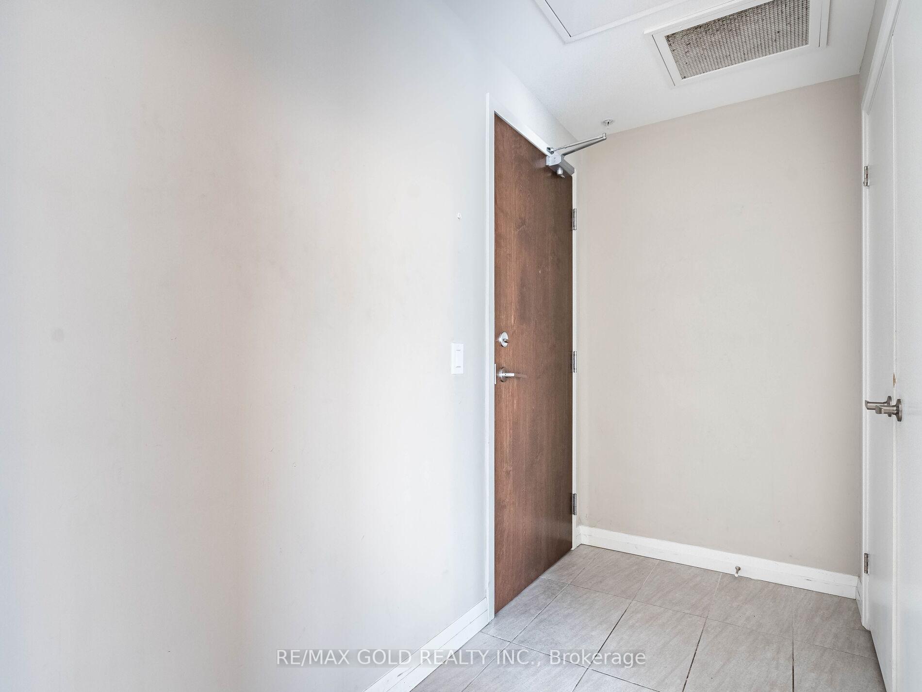 Photo 2 of Unit 1011, 108 Garment Street, Kitchener — HOMEH