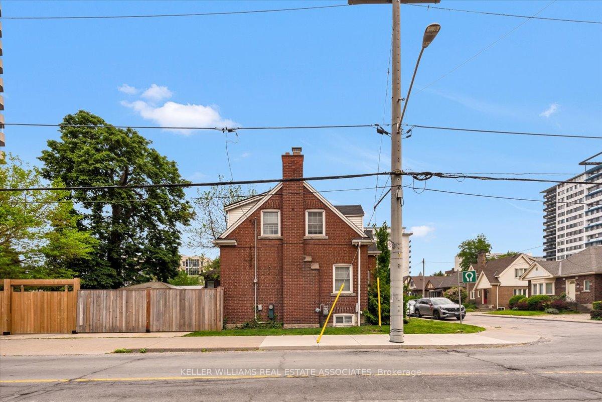 Photo 15 of 22 Wesanford Place, Hamilton, Durand — HOMEH