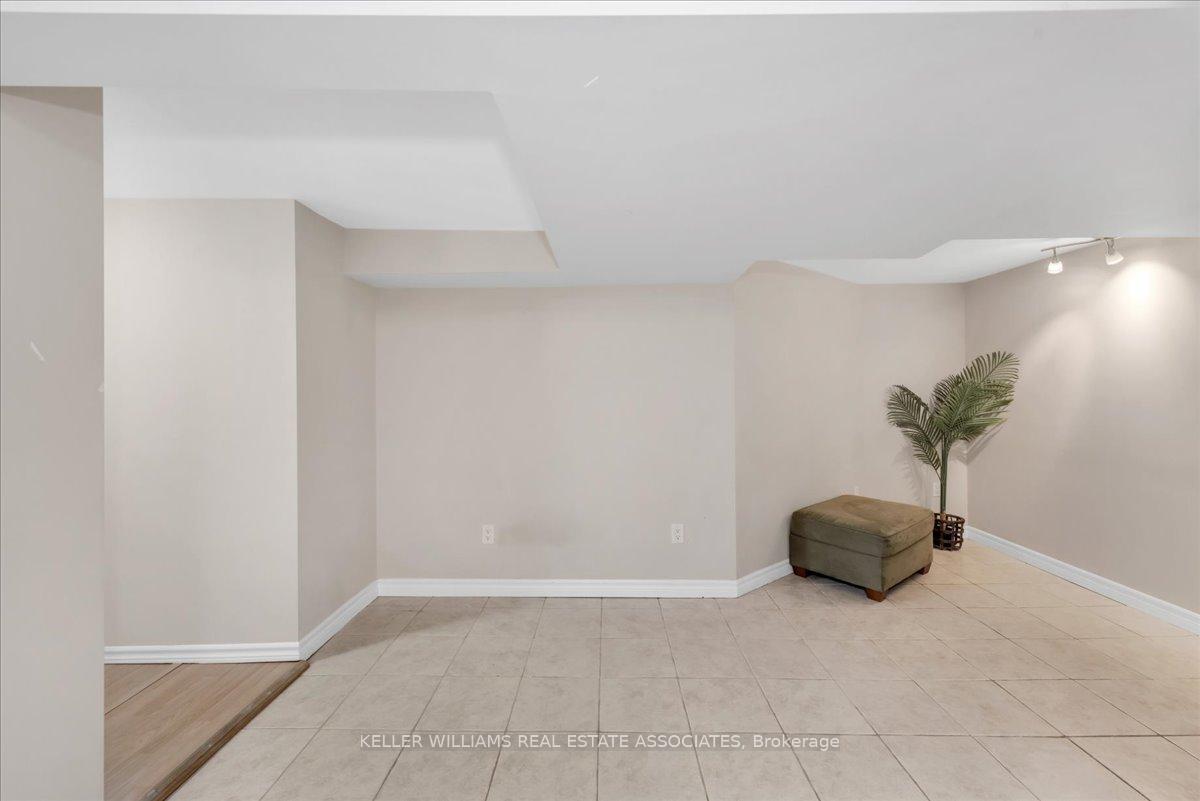 Photo 18 of 22 Wesanford Place, Hamilton, Durand — HOMEH