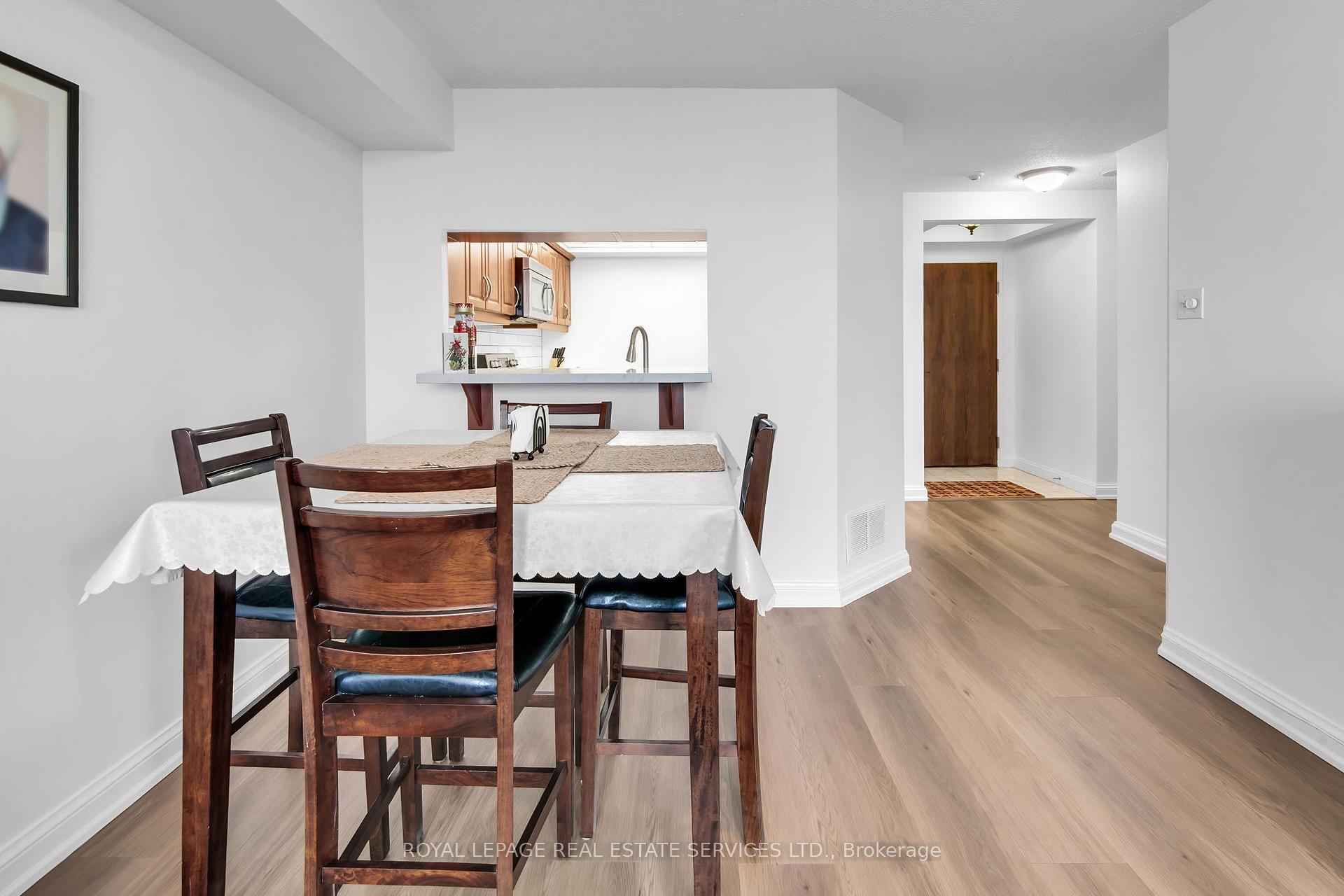 Photo 2 of Unit 708, 24 Hanover Road, Brampton, Queen Street Corridor — HOMEH