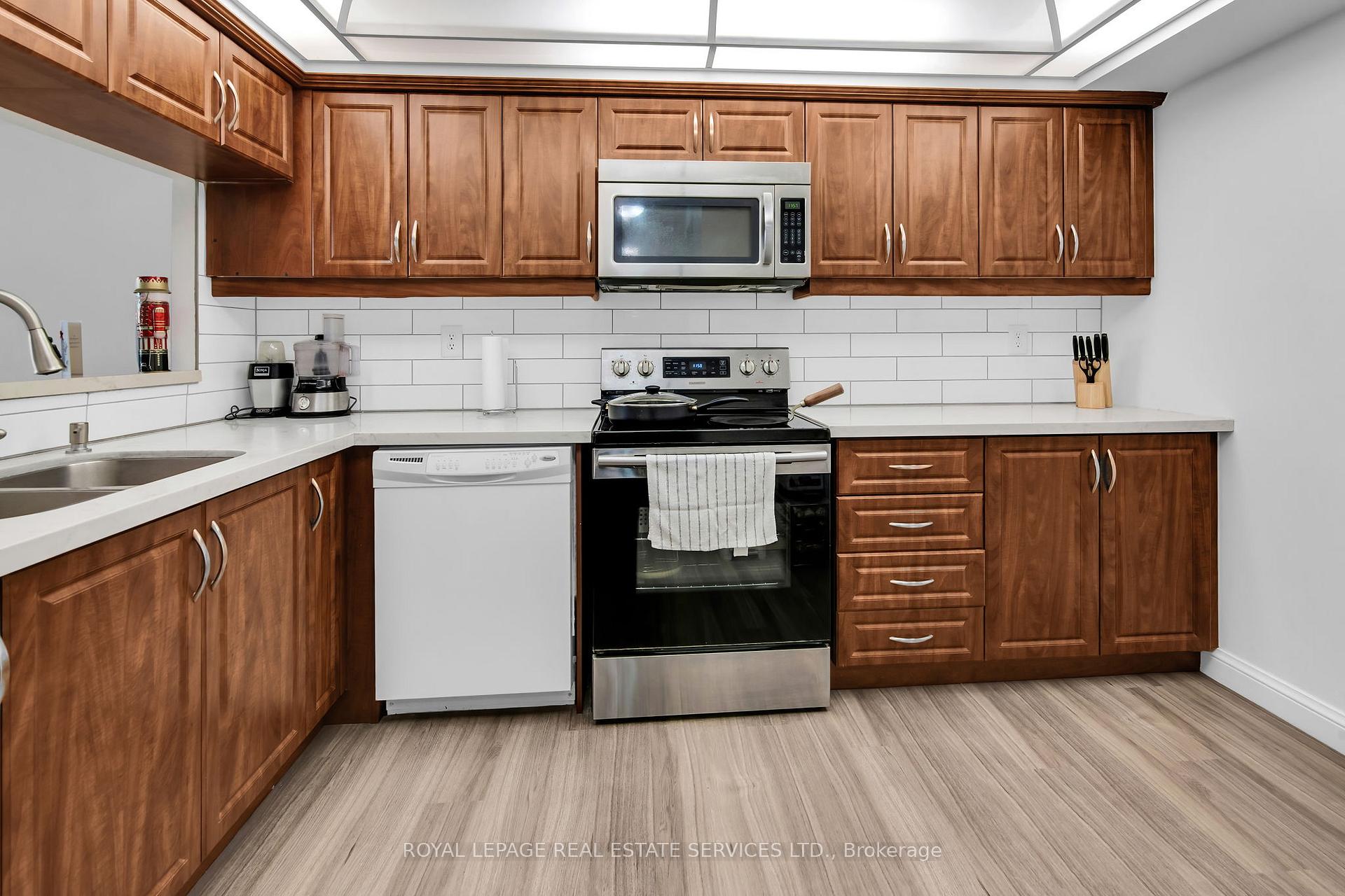 Photo 15 of Unit 708, 24 Hanover Road, Brampton, Queen Street Corridor — HOMEH