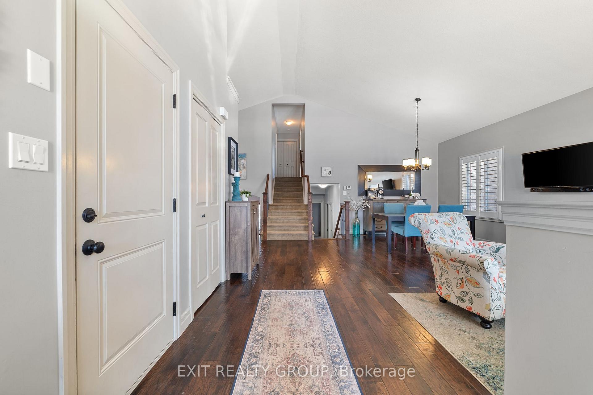 Photo 5 of 43 Hanover Court, Belleville, Thurlow Ward — HOMEH