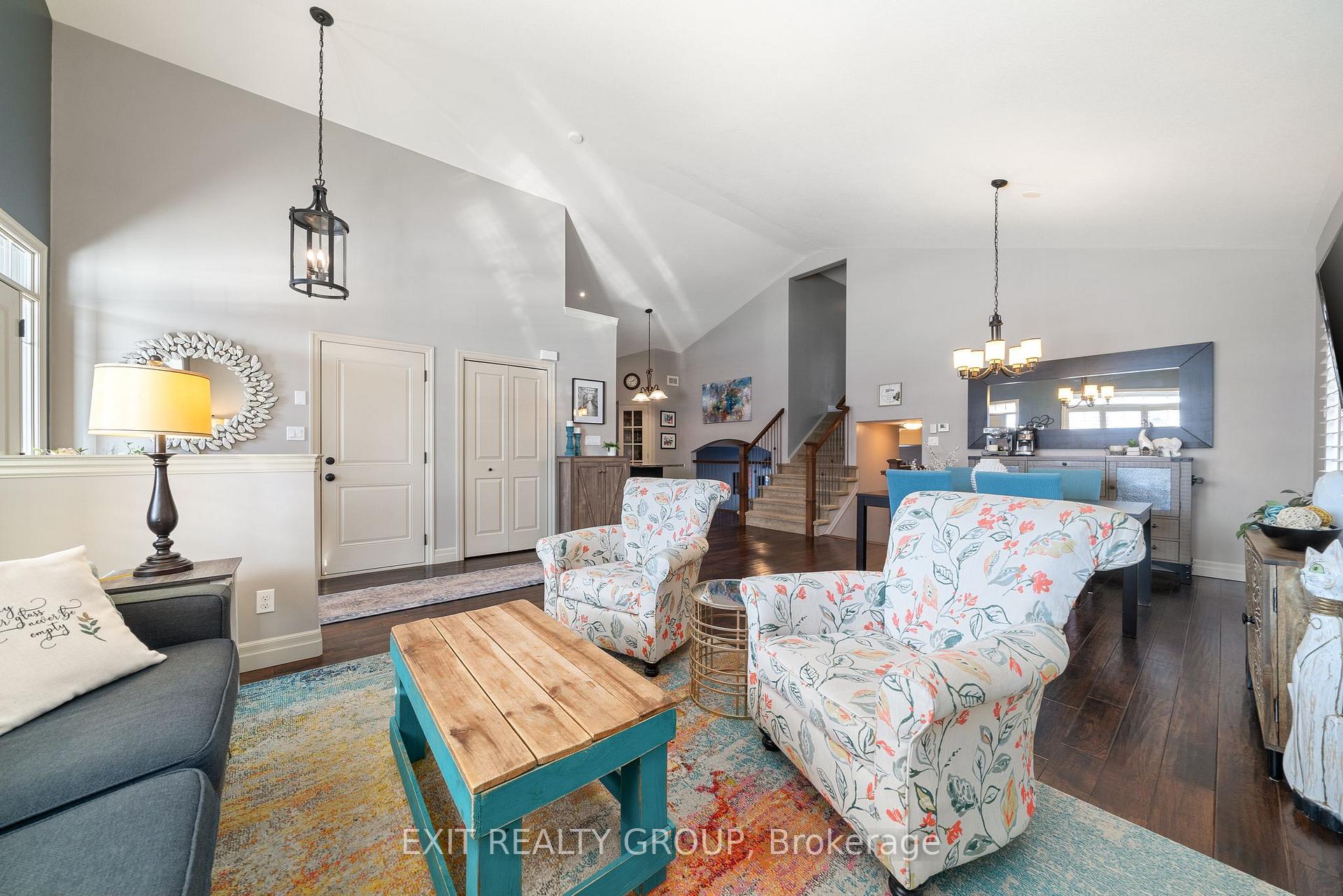 Photo 8 of 43 Hanover Court, Belleville, Thurlow Ward — HOMEH