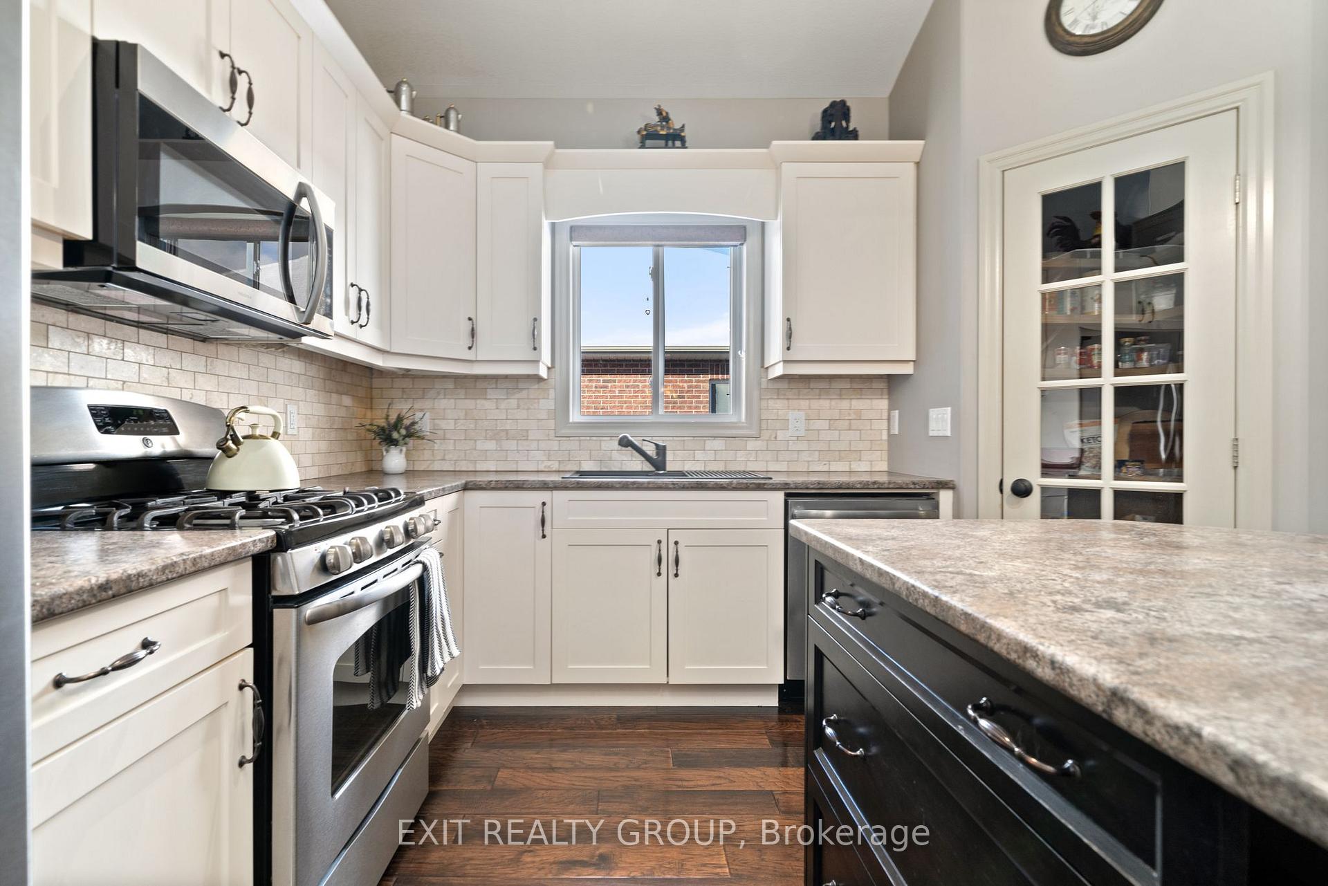 Photo 13 of 43 Hanover Court, Belleville, Thurlow Ward — HOMEH