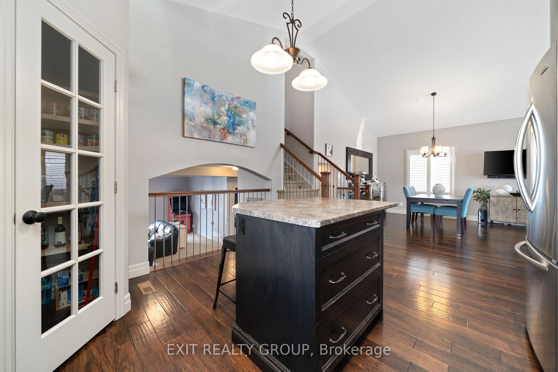 Photo 14 of 43 Hanover Court, Belleville, Thurlow Ward — HOMEH