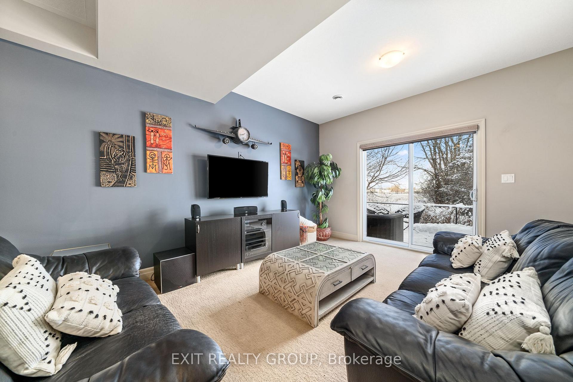 Photo 28 of 43 Hanover Court, Belleville, Thurlow Ward — HOMEH