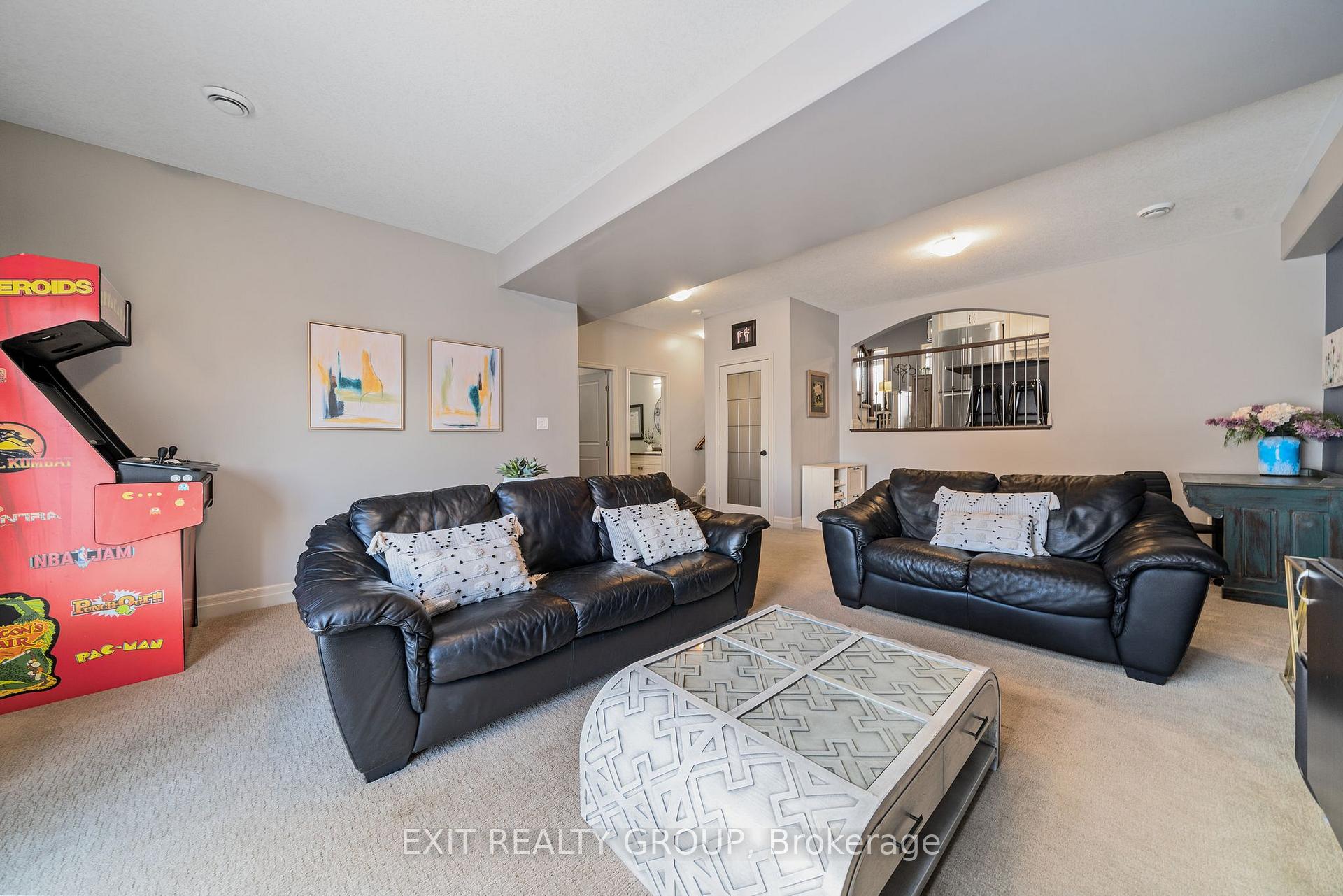 Photo 29 of 43 Hanover Court, Belleville, Thurlow Ward — HOMEH