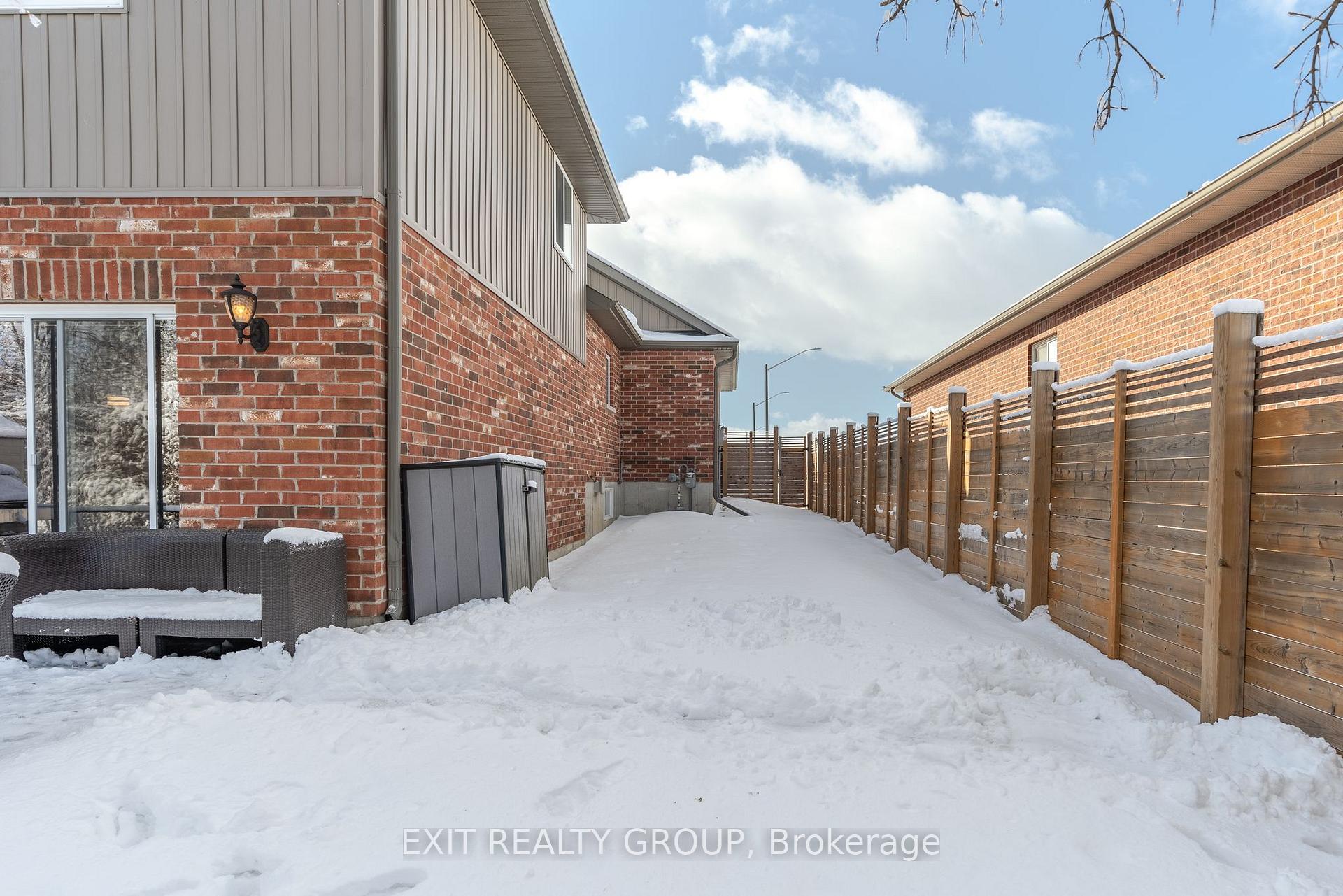 Photo 38 of 43 Hanover Court, Belleville, Thurlow Ward — HOMEH