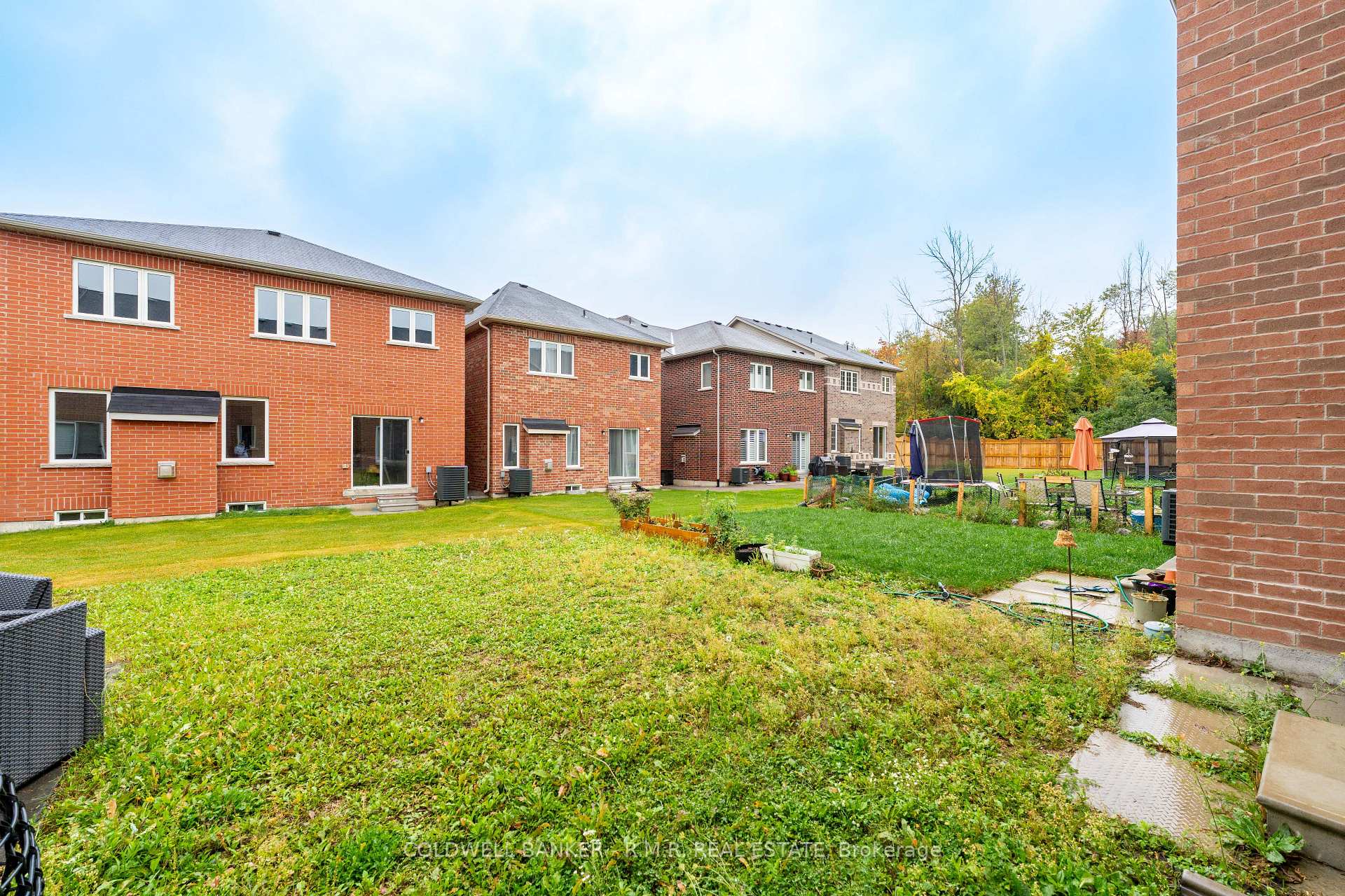Photo 24 of 620 Krawchuk Crescent, Oshawa, Eastdale — HOMEH