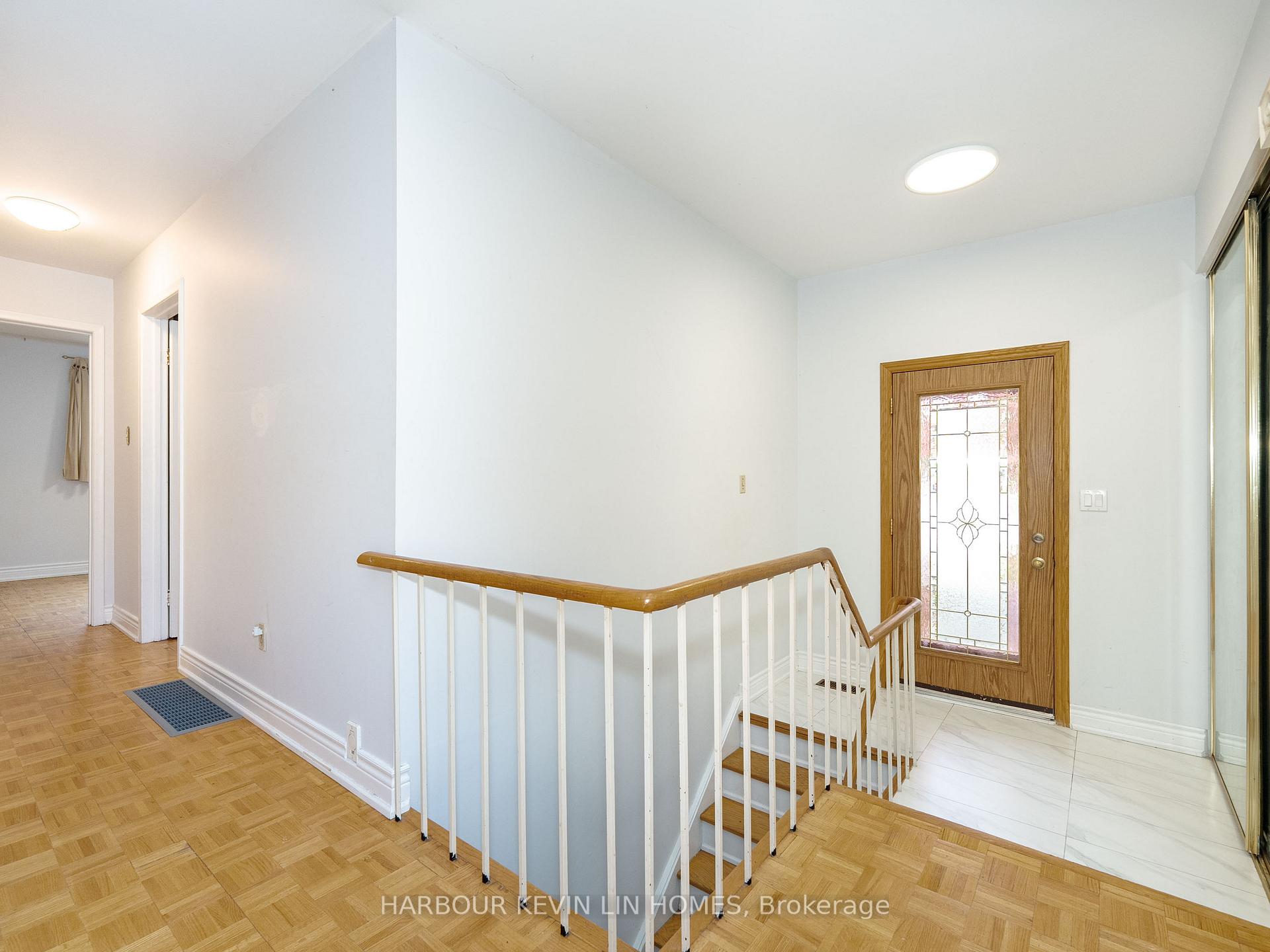 Photo 5 of 213 Murray Drive, Aurora, Aurora Highlands — HOMEH