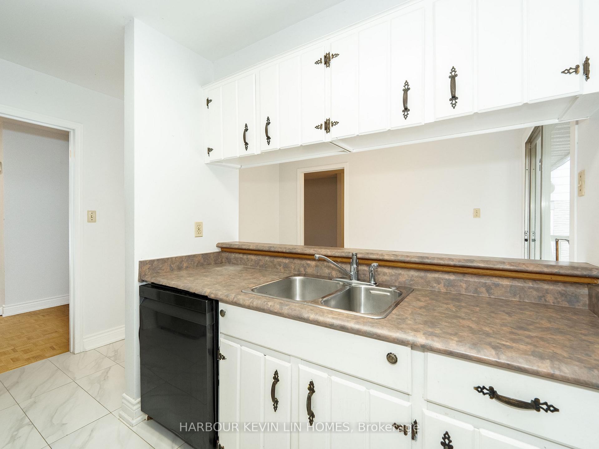 Photo 7 of 213 Murray Drive, Aurora, Aurora Highlands — HOMEH