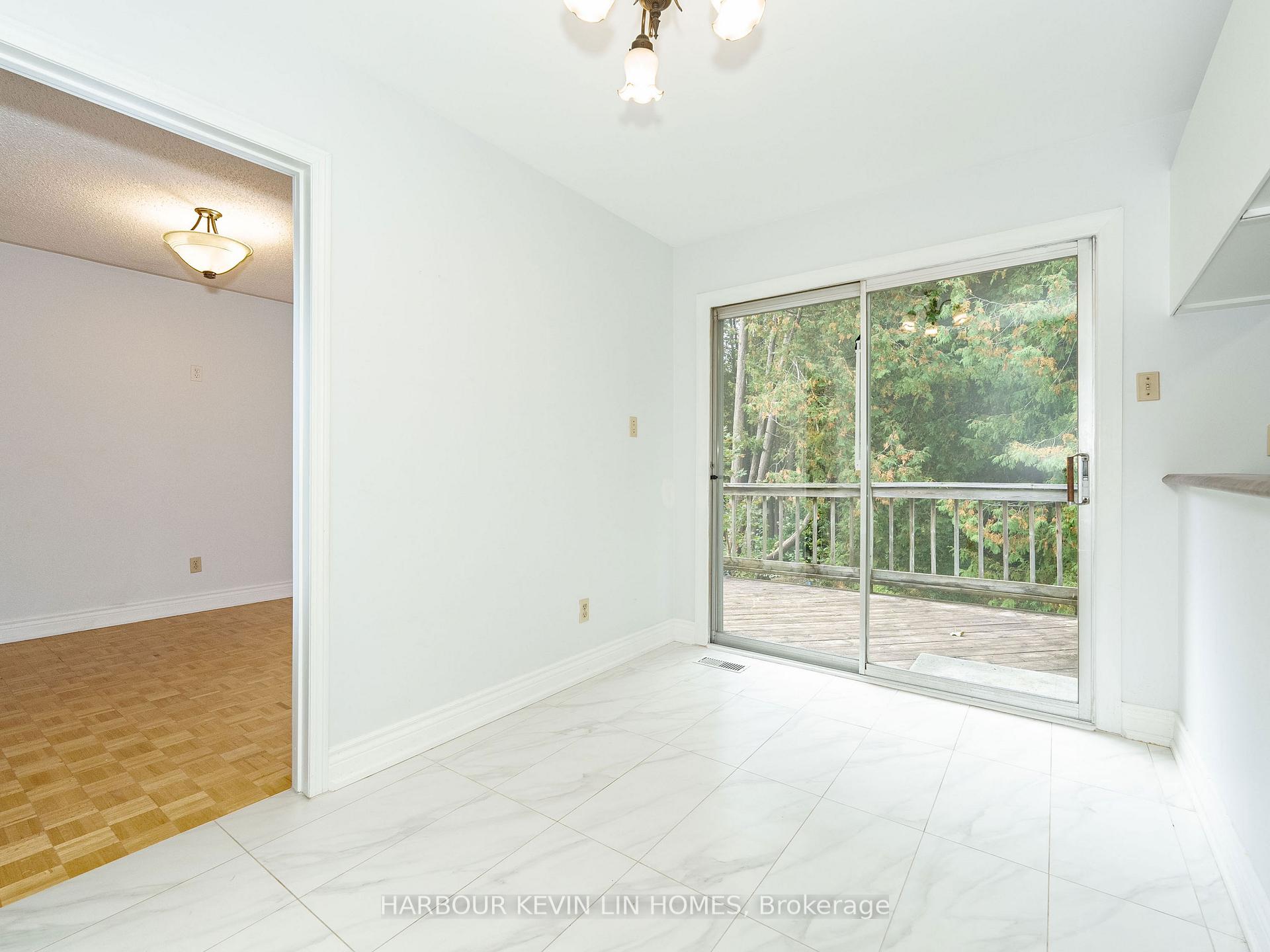 Photo 2 of 213 Murray Drive, Aurora, Aurora Highlands — HOMEH
