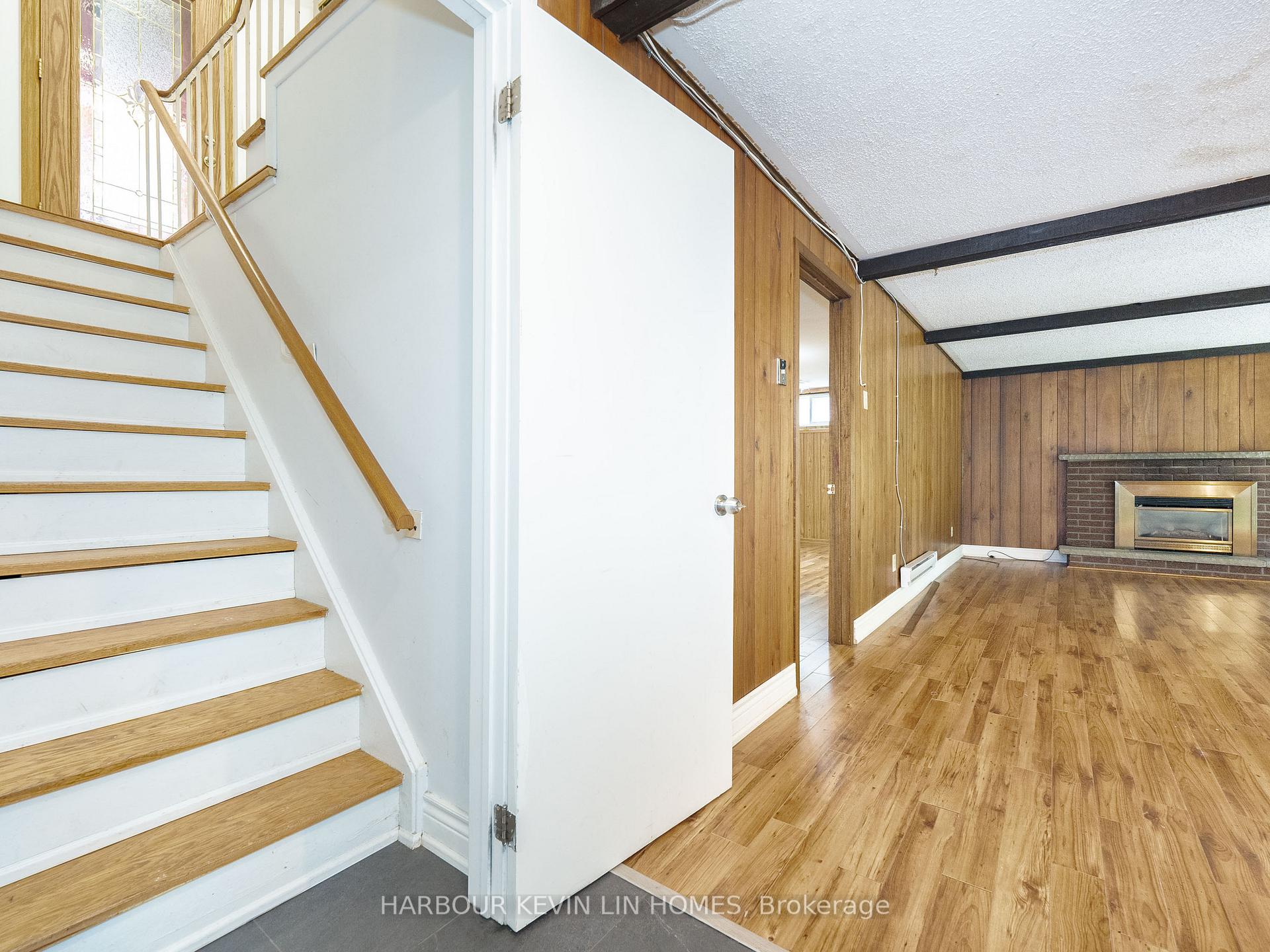 Photo 20 of 213 Murray Drive, Aurora, Aurora Highlands — HOMEH