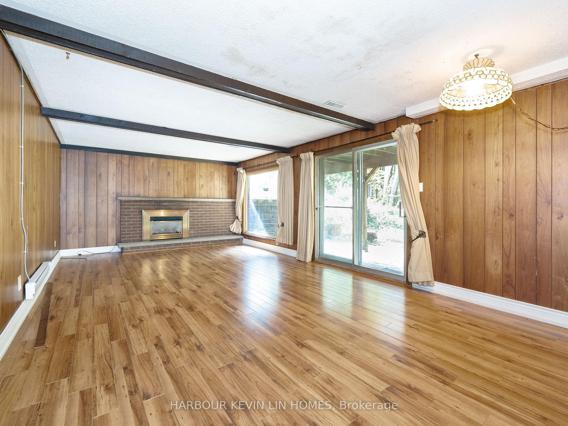 Photo 32 of 213 Murray Drive, Aurora, Aurora Highlands — HOMEH