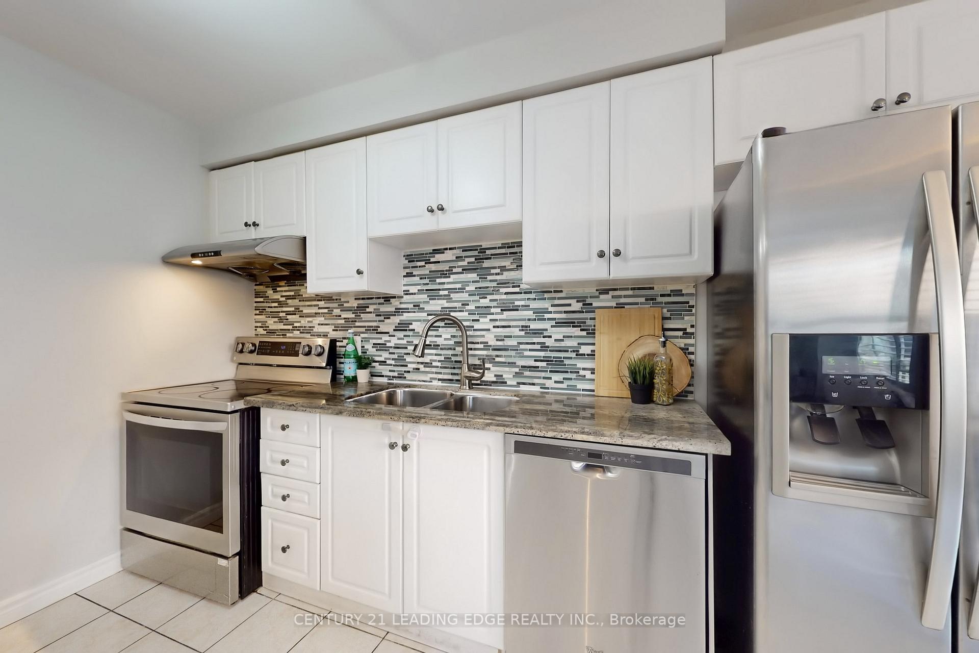 Photo 3 of 39 Horstman Street, Markham, Rouge River Estates — HOMEH
