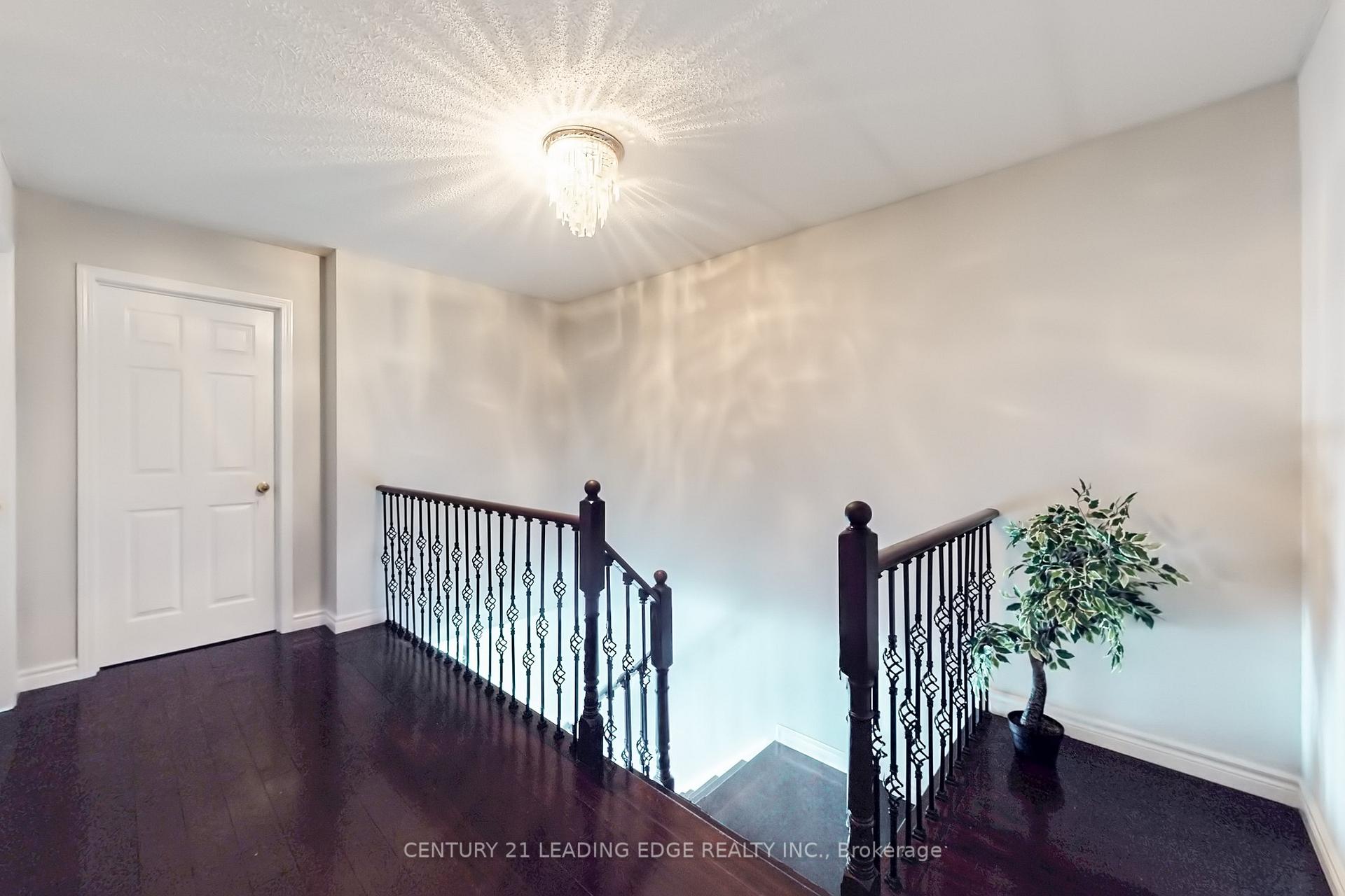 Photo 10 of 39 Horstman Street, Markham, Rouge River Estates — HOMEH