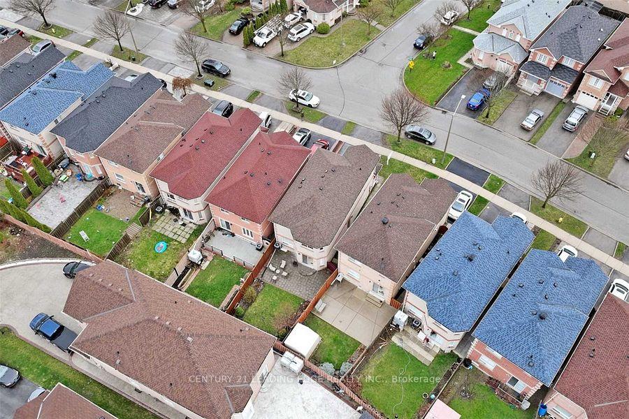 Photo 20 of 39 Horstman Street, Markham, Rouge River Estates — HOMEH